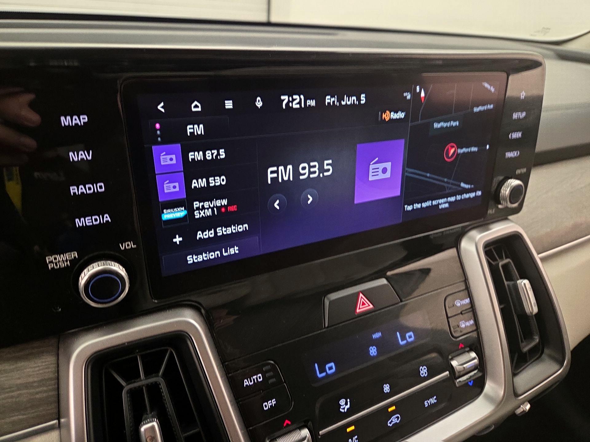 Thumbnail: 2022 Kia Sorento - 15