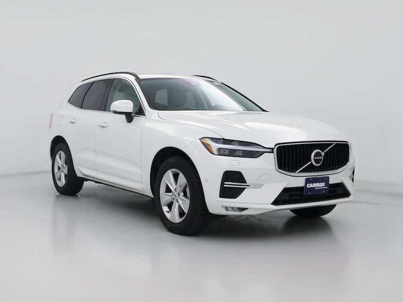 2022 Volvo XC60 B5 Momentum