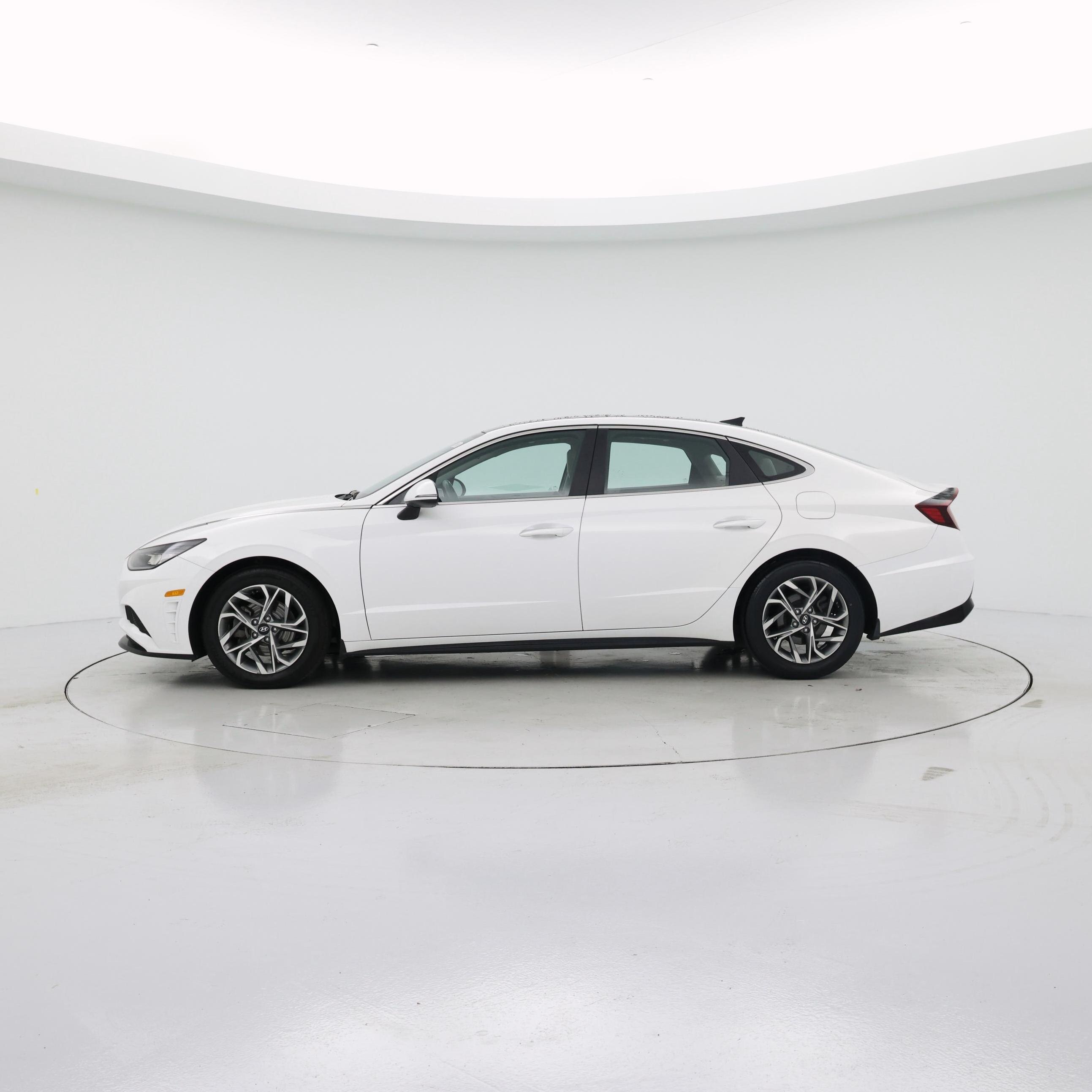 Thumbnail: 2023 Hyundai Sonata - 3