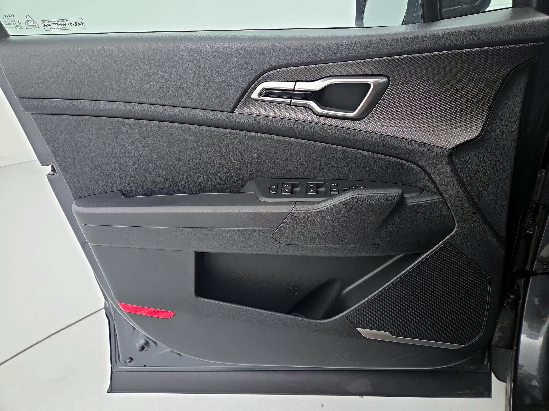 Thumbnail: 2023 Kia Sportage - 12