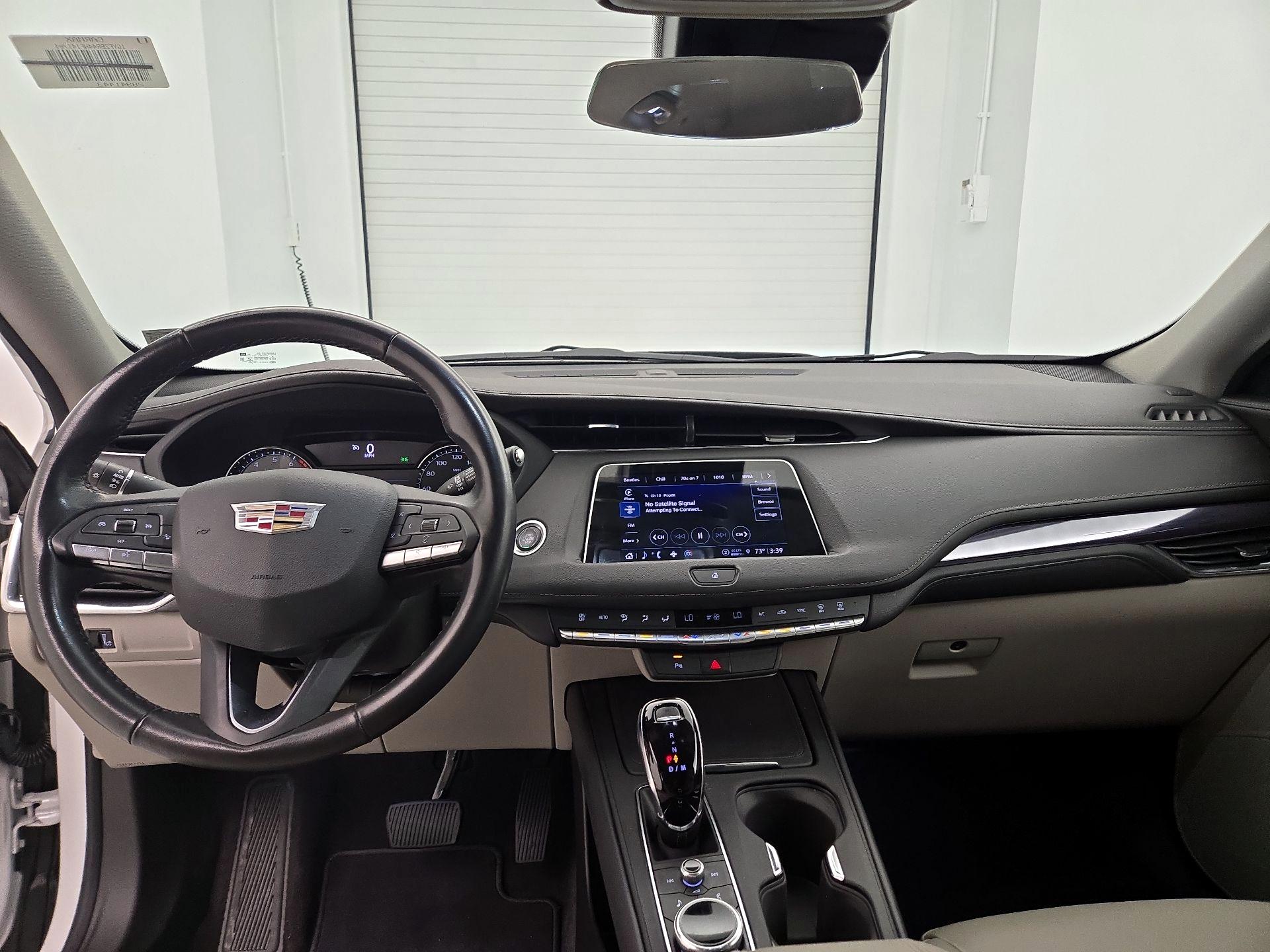 Thumbnail: 2022 Cadillac XT4 - 9