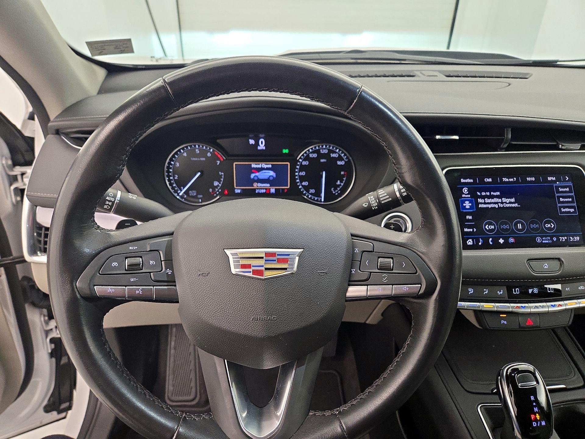 Thumbnail: 2022 Cadillac XT4 - 10