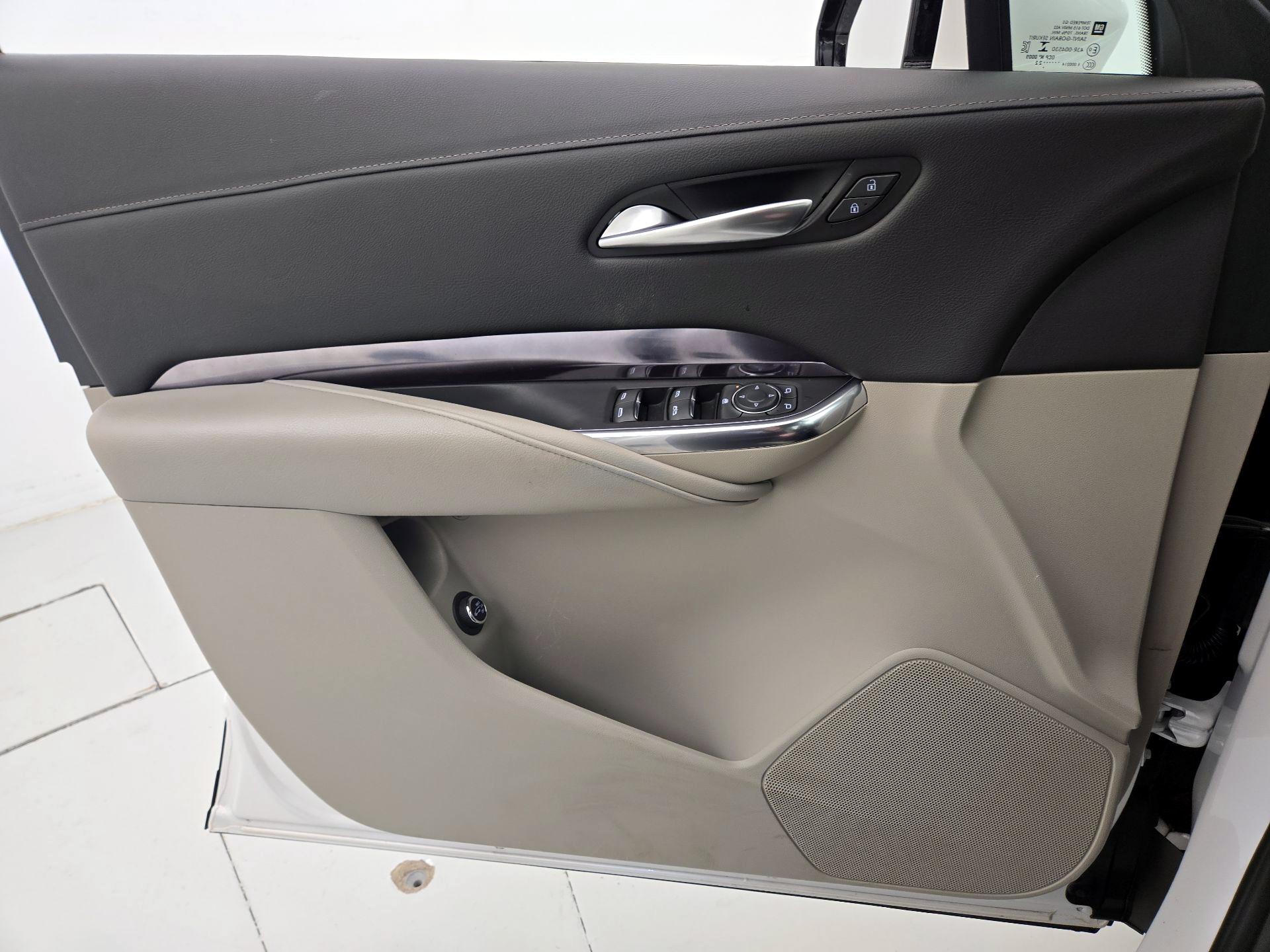 Thumbnail: 2022 Cadillac XT4 - 12