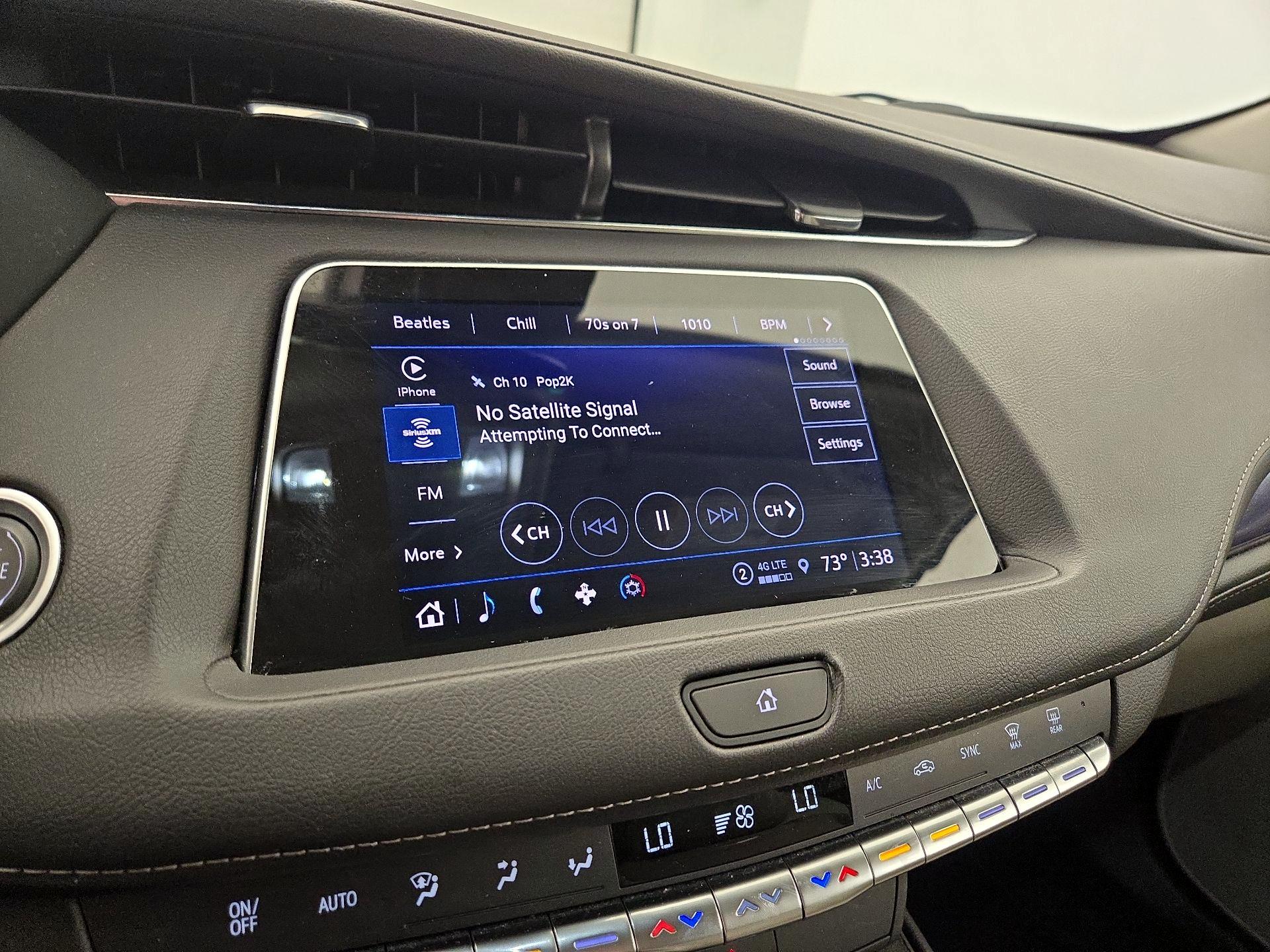 Thumbnail: 2022 Cadillac XT4 - 16