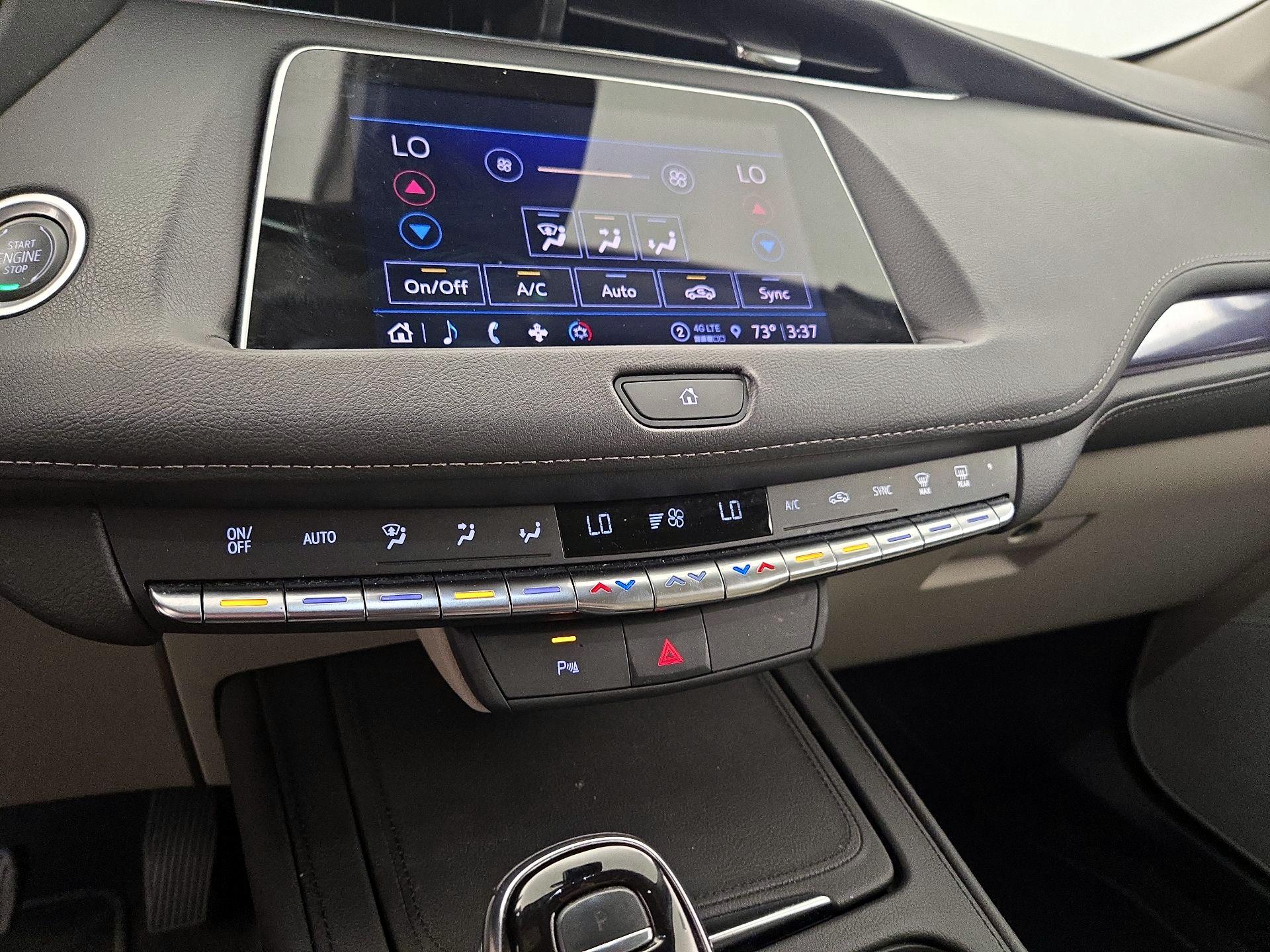 Thumbnail: 2022 Cadillac XT4 - 17
