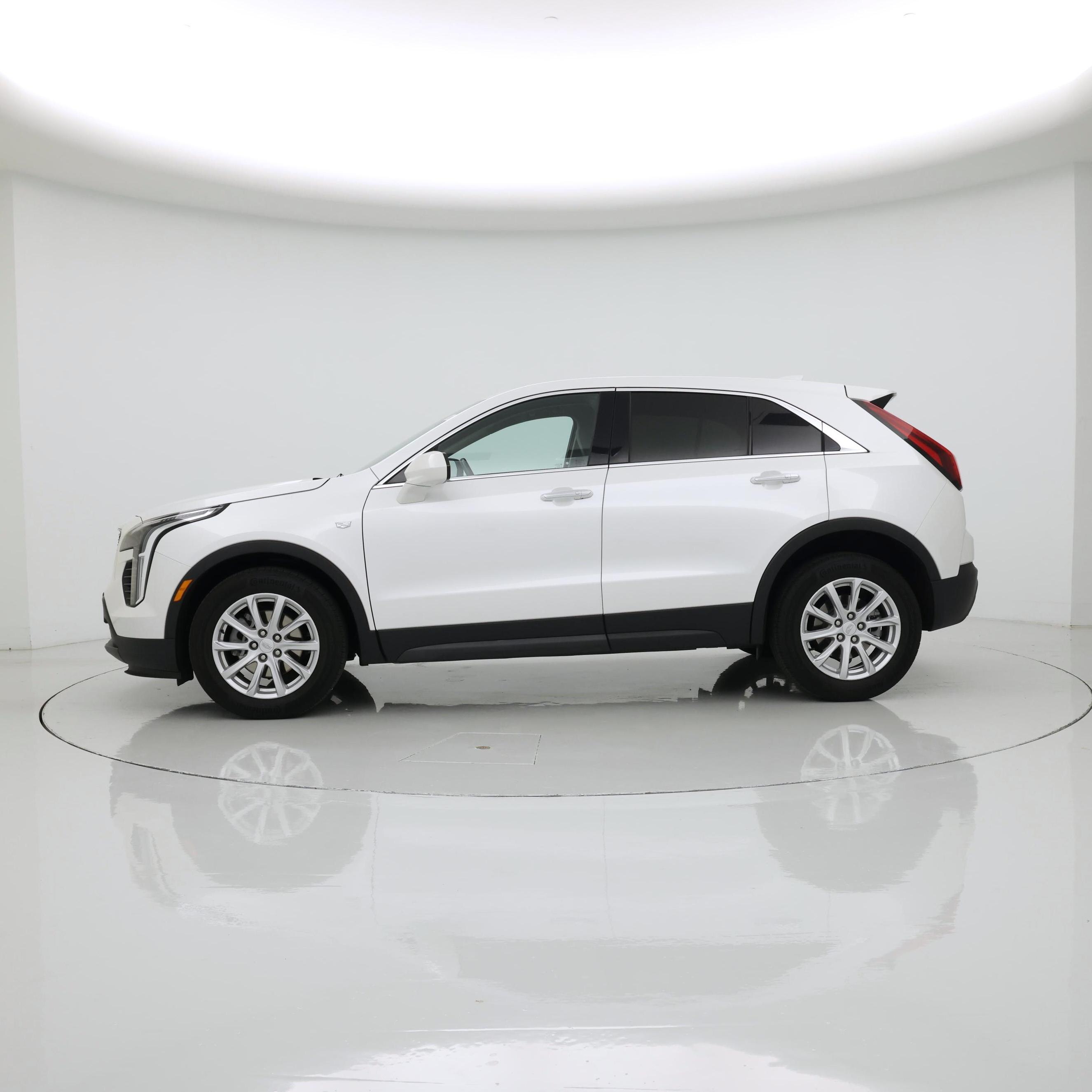 Thumbnail: 2022 Cadillac XT4 - 3