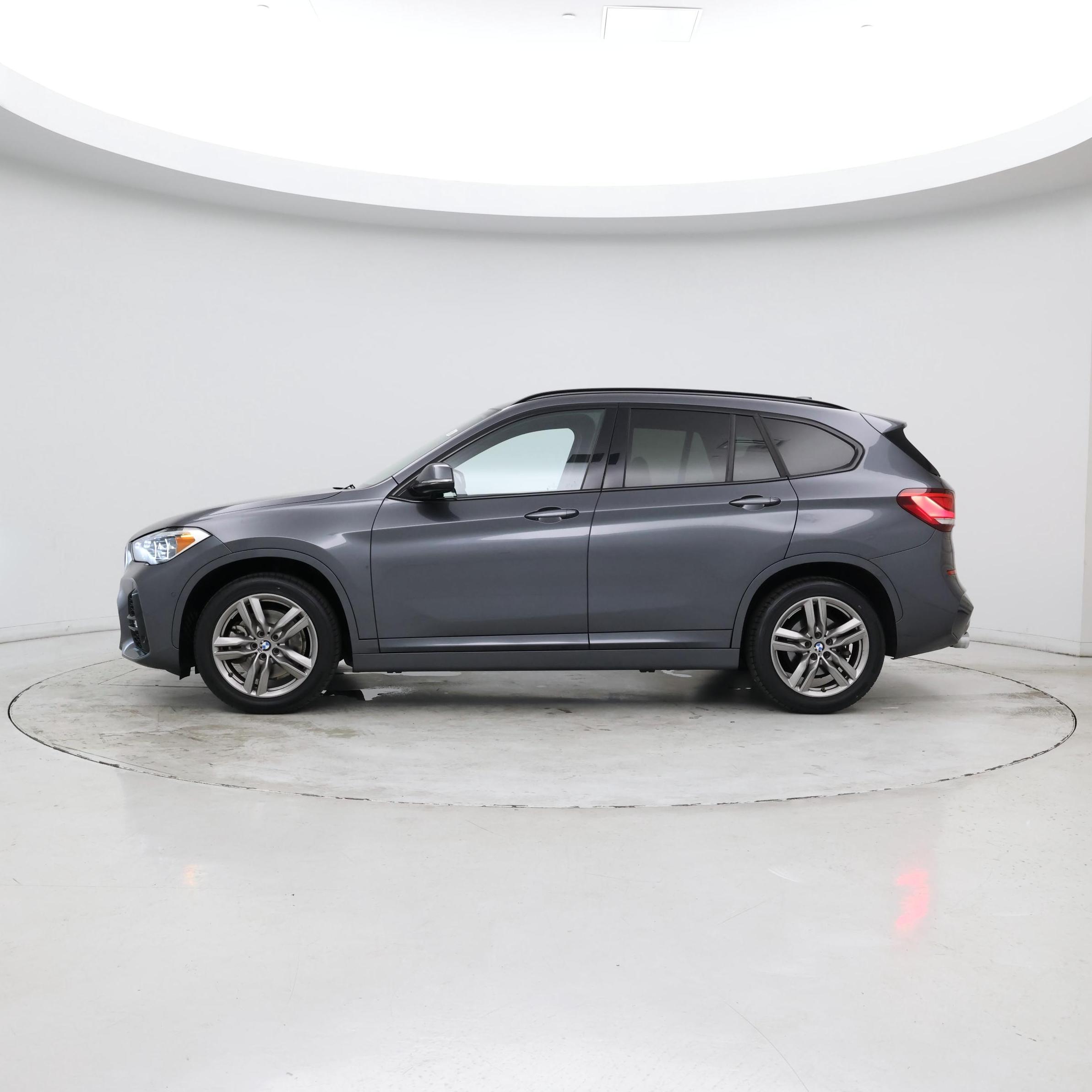 Thumbnail: 2021 BMW X1 - 2