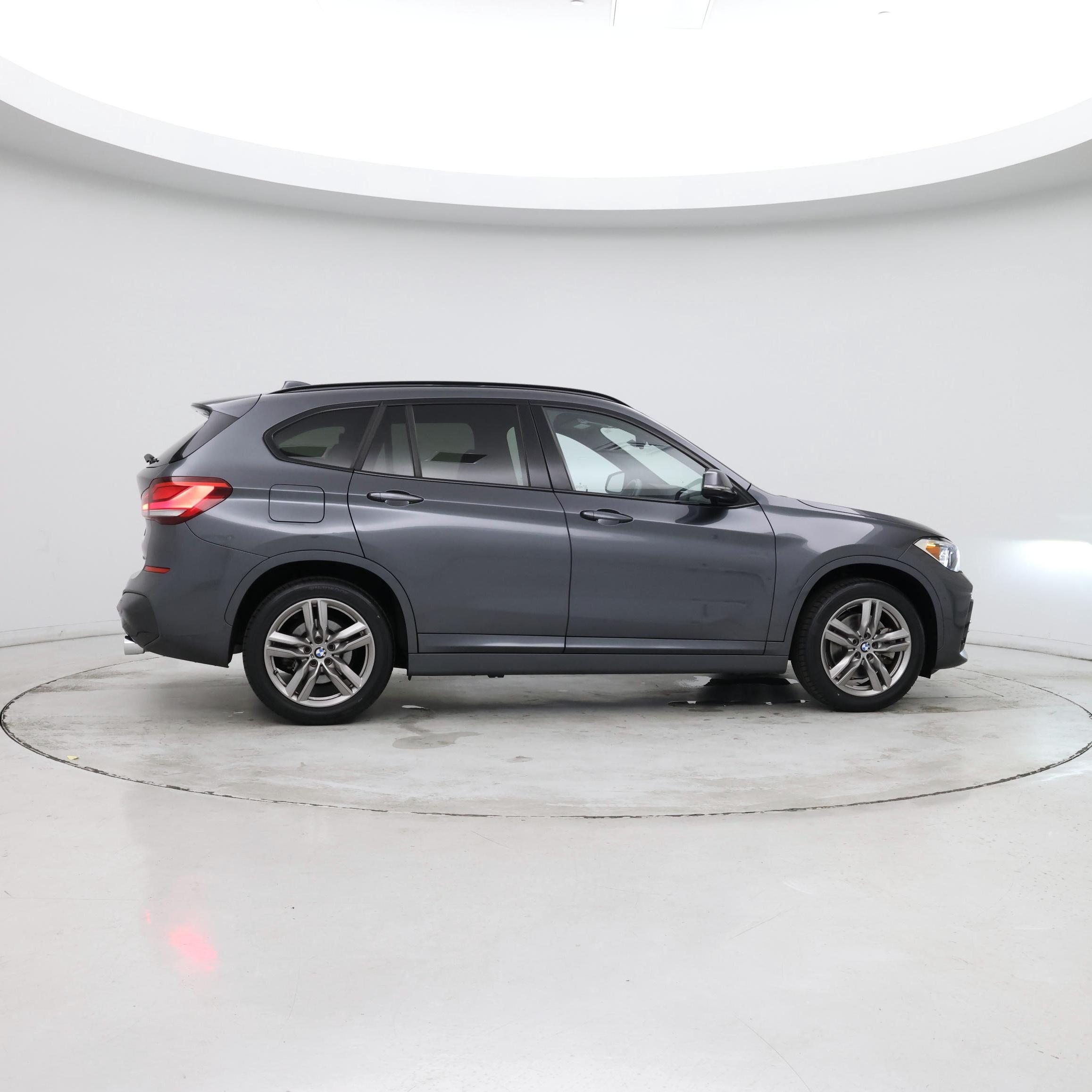 Thumbnail: 2021 BMW X1 - 8