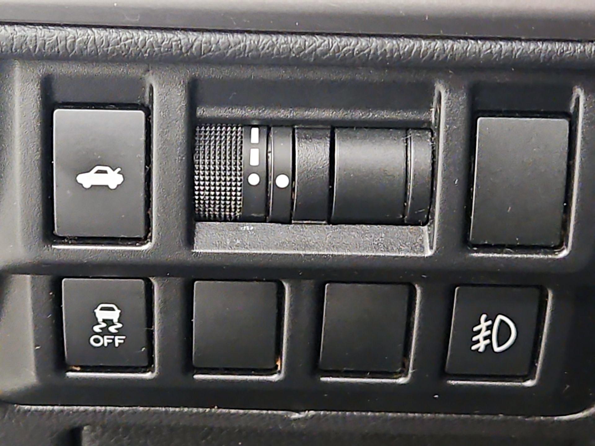 Thumbnail: 2015 Subaru Legacy - 13