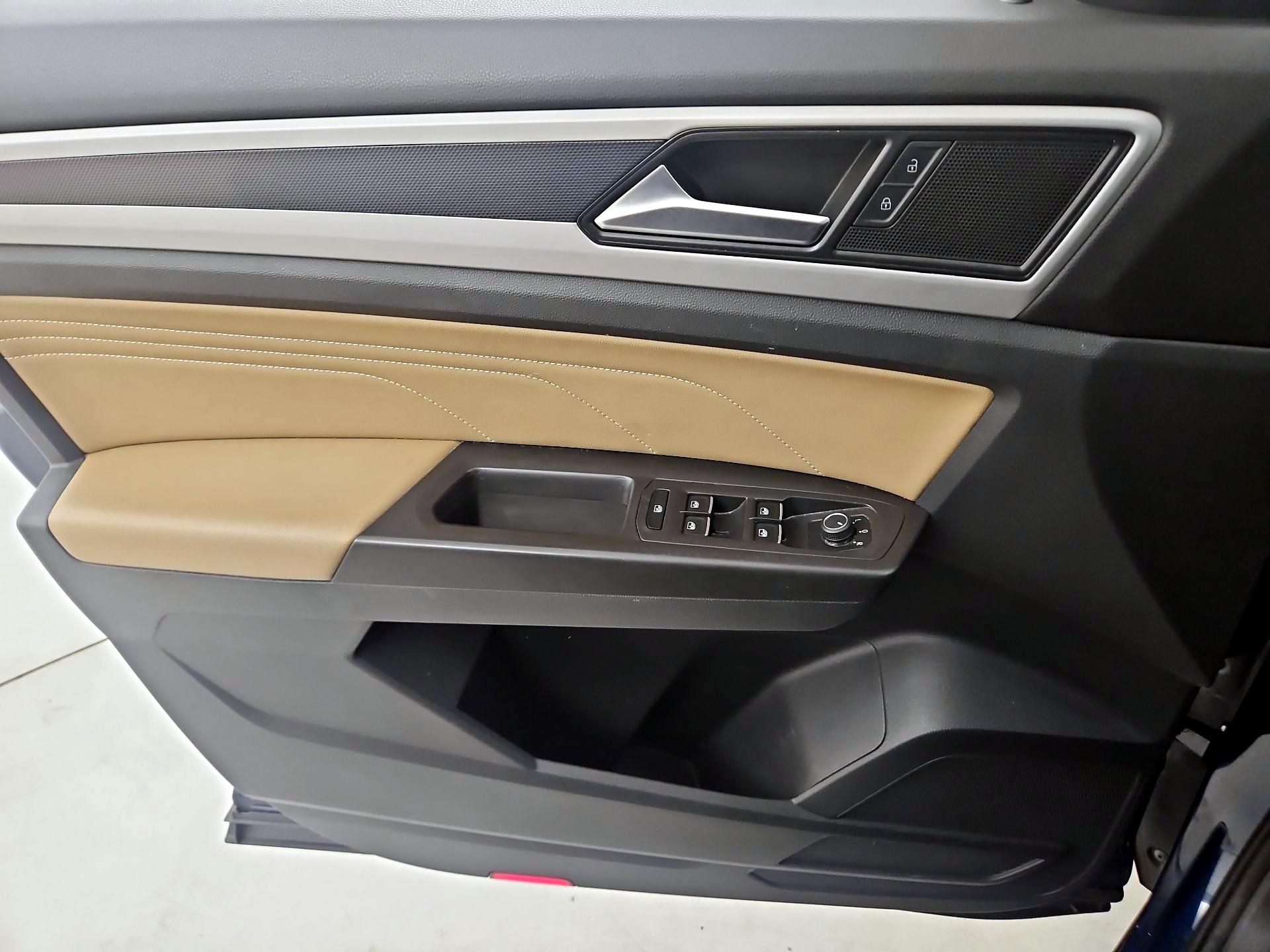 Thumbnail: 2022 Volkswagen Atlas - 12