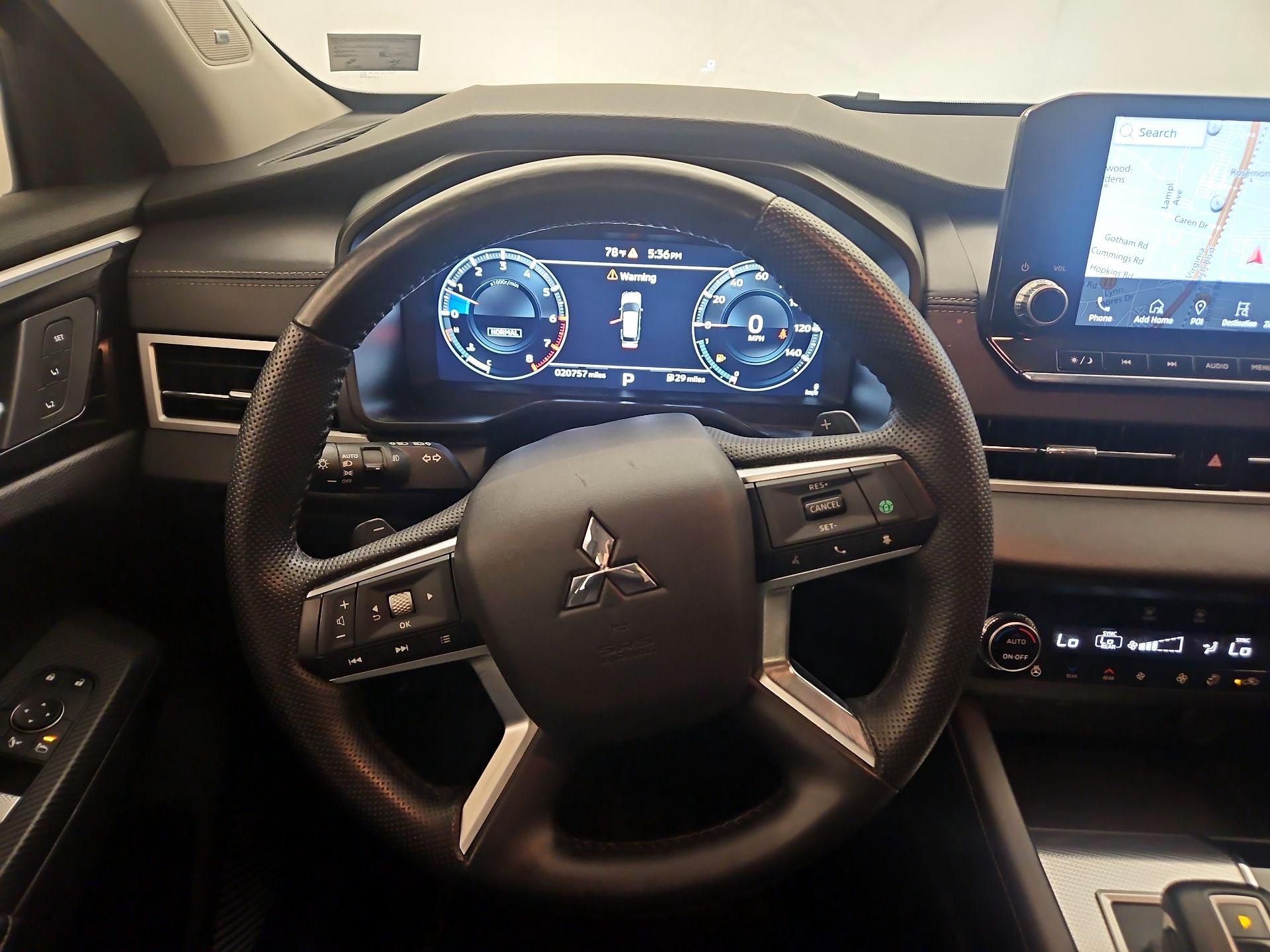 Thumbnail: 2024 Mitsubishi Outlander - 10