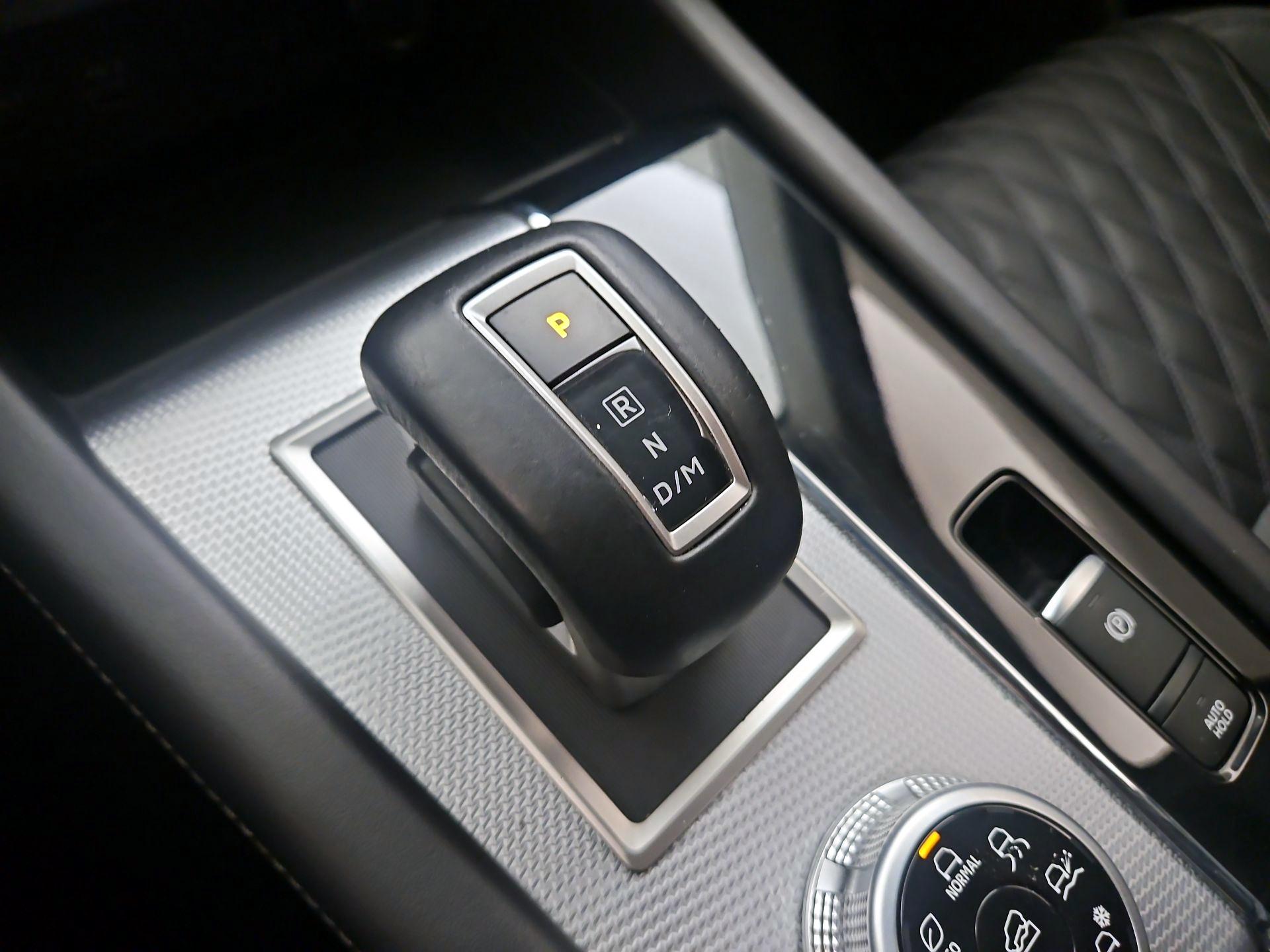Thumbnail: 2024 Mitsubishi Outlander - 18