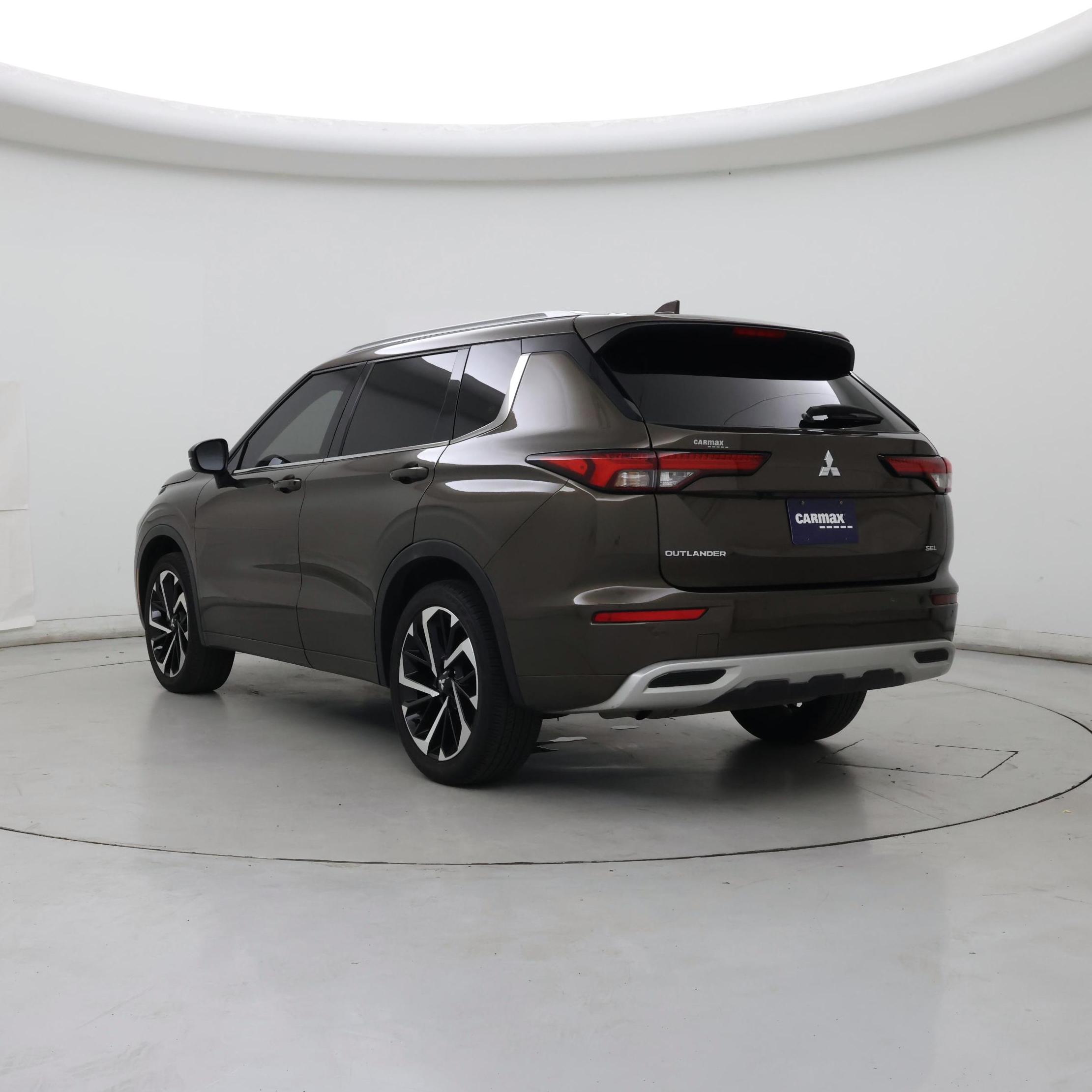 Thumbnail: 2024 Mitsubishi Outlander - 2