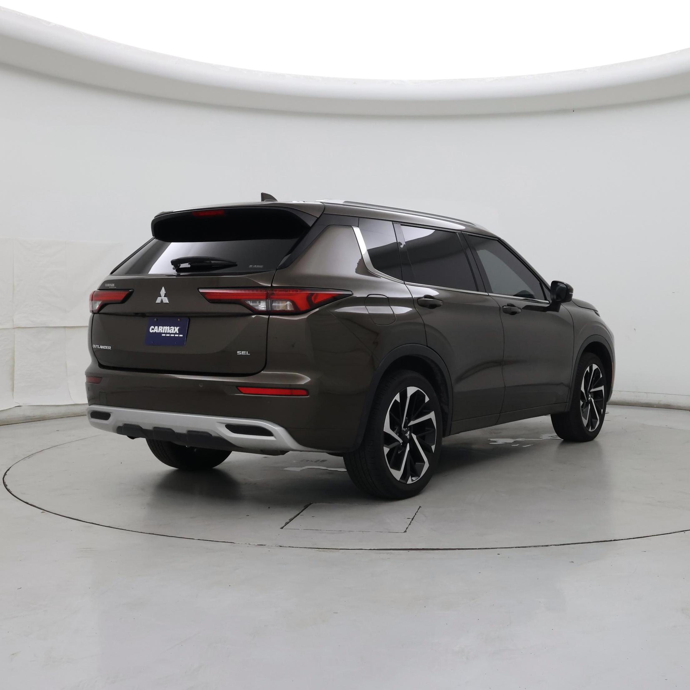 Thumbnail: 2024 Mitsubishi Outlander - 8