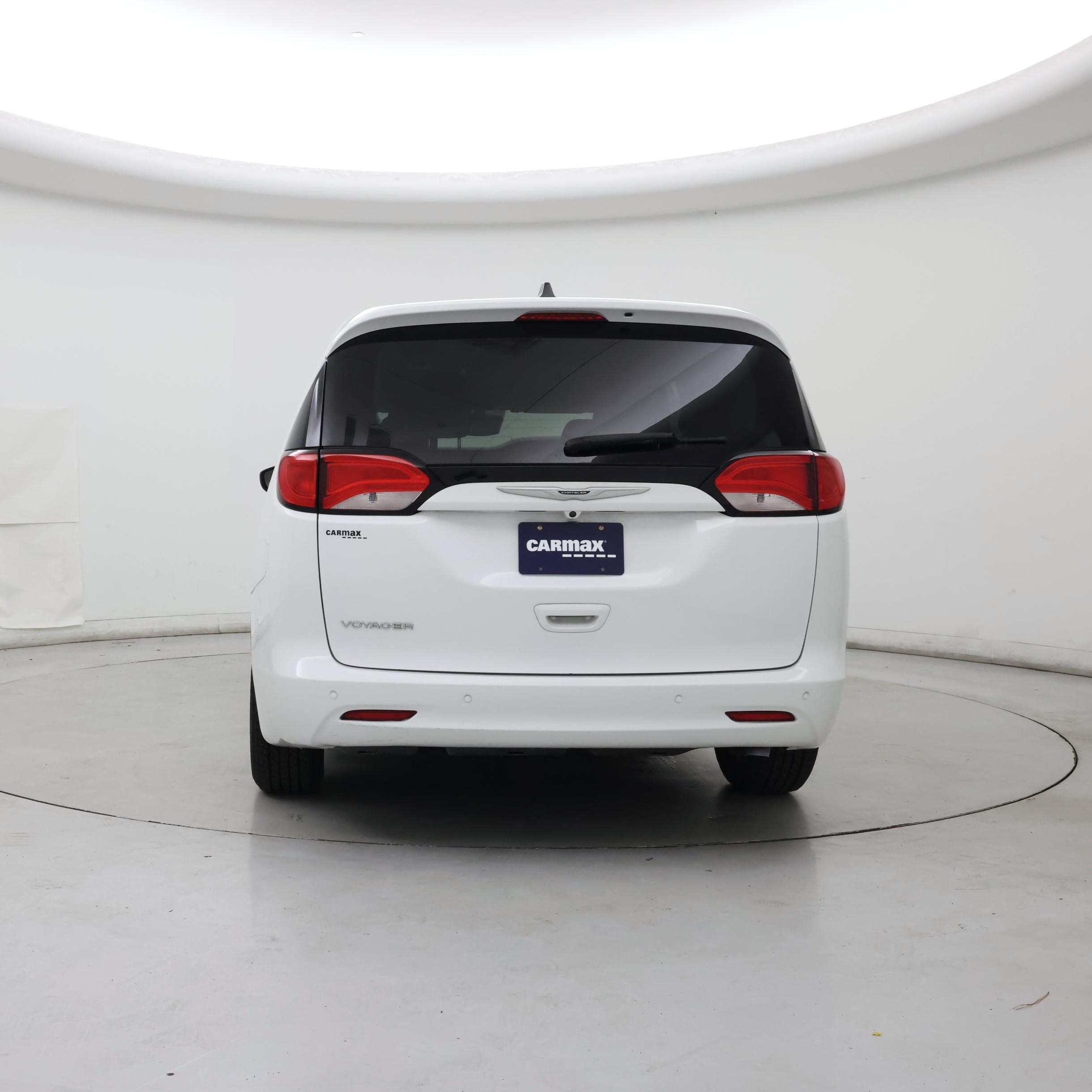 Thumbnail: 2022 Chrysler Voyager - 6