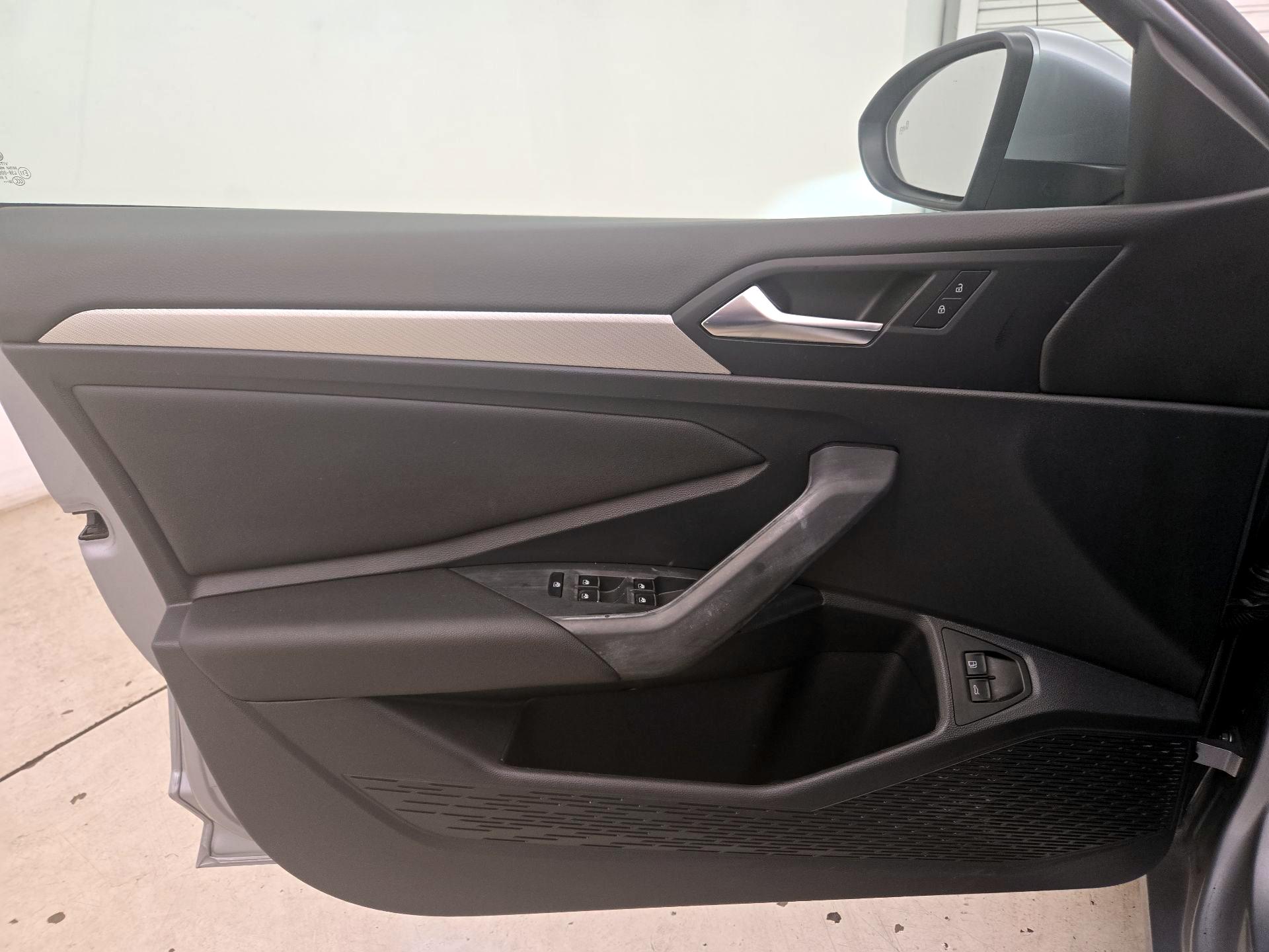 Thumbnail: 2021 Volkswagen Jetta - 12