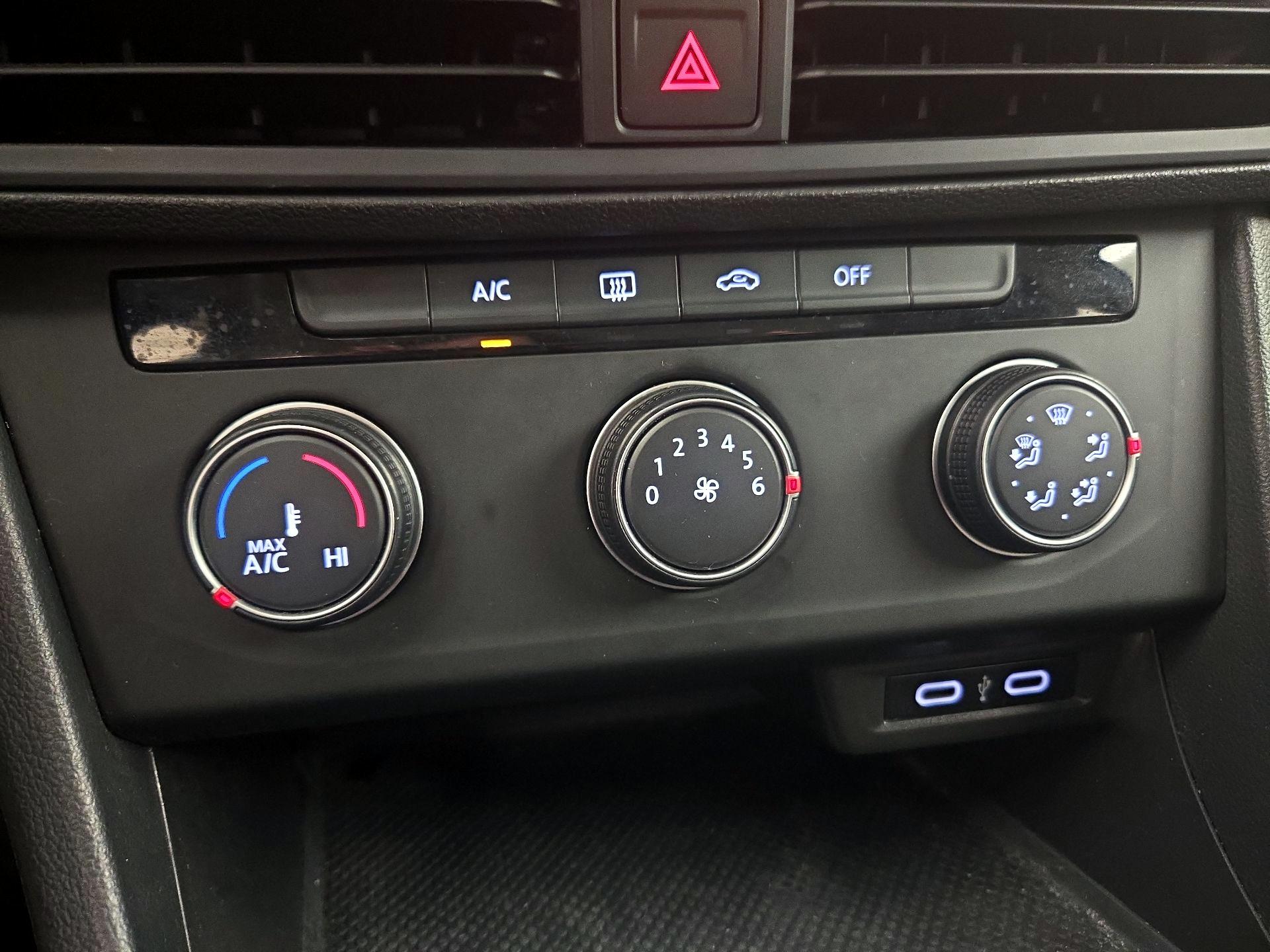 Thumbnail: 2021 Volkswagen Jetta - 15