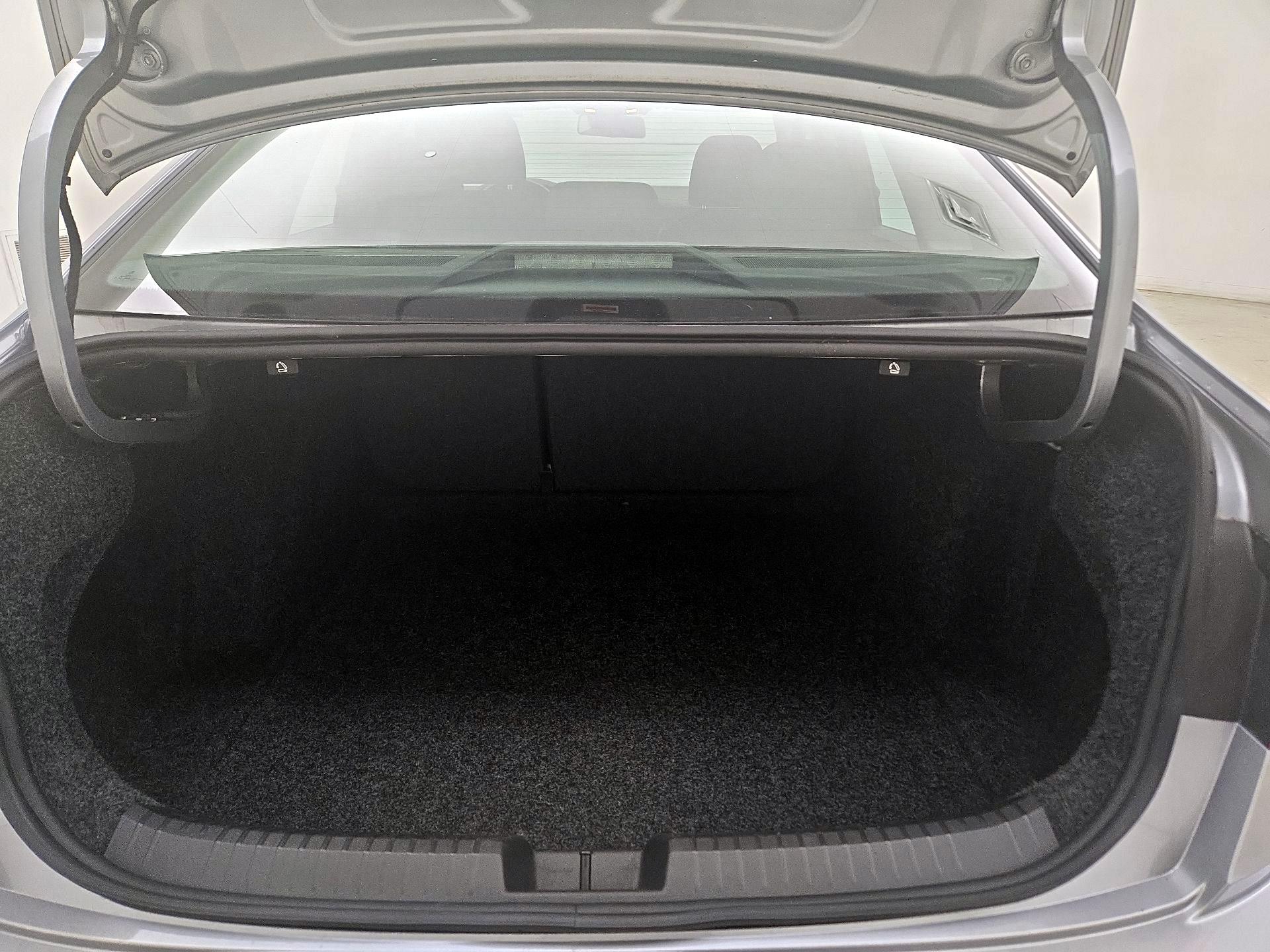 Thumbnail: 2021 Volkswagen Jetta - 17