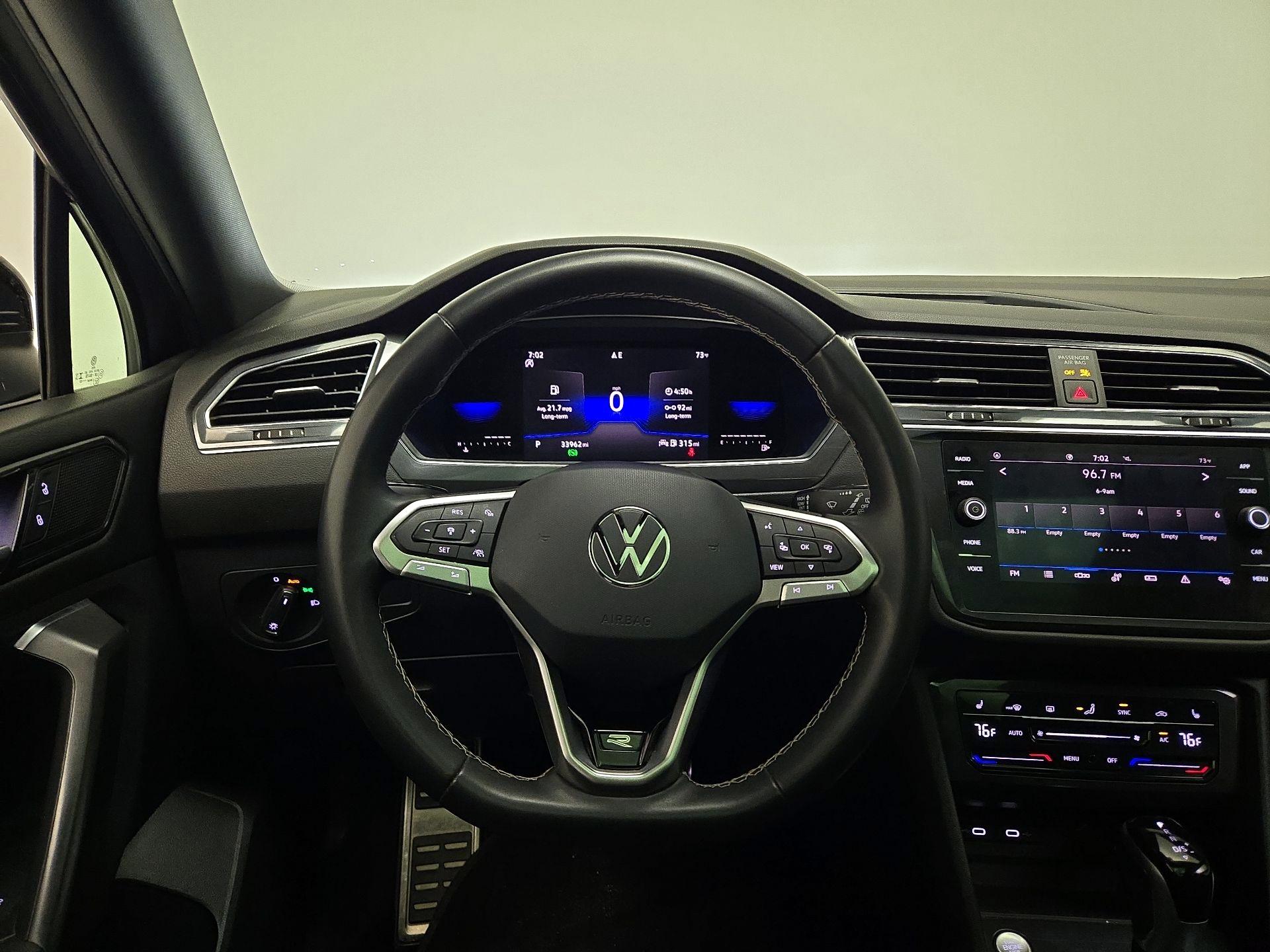 Thumbnail: 2023 Volkswagen Tiguan - 10
