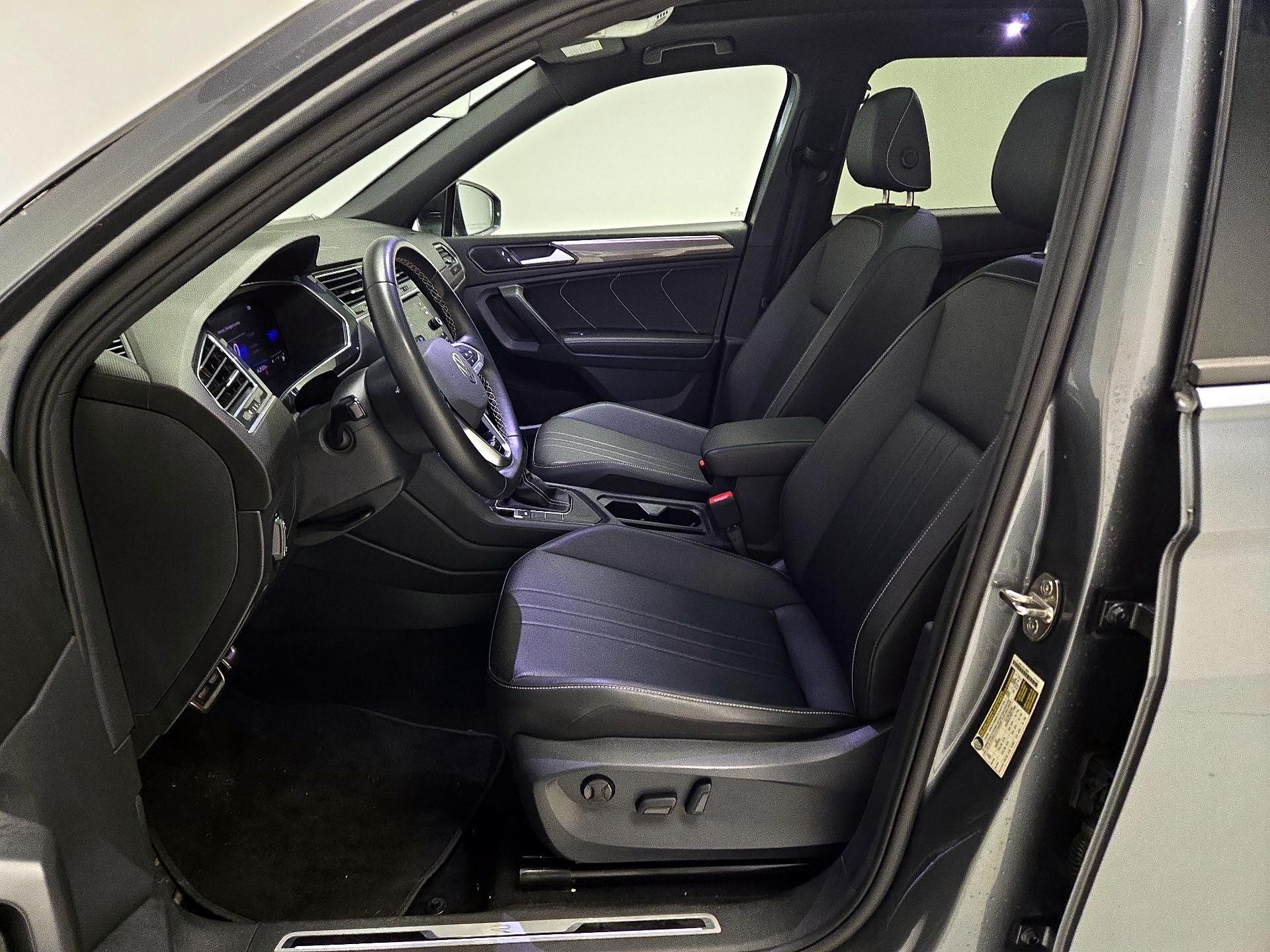 Thumbnail: 2023 Volkswagen Tiguan - 11