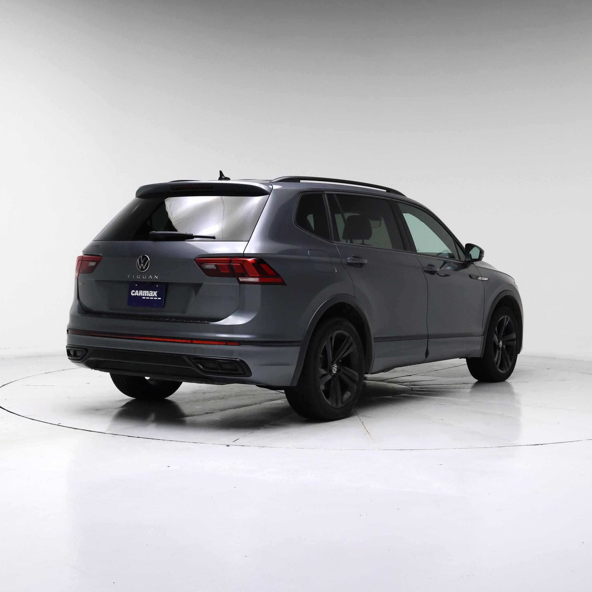 Thumbnail: 2023 Volkswagen Tiguan - 8