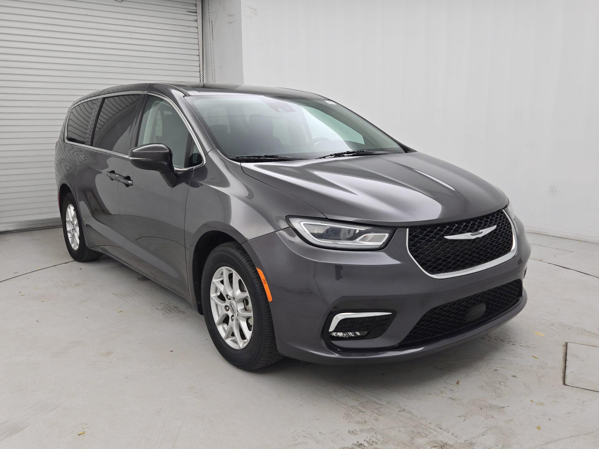 Thumbnail: 2023 Chrysler Pacifica - 1