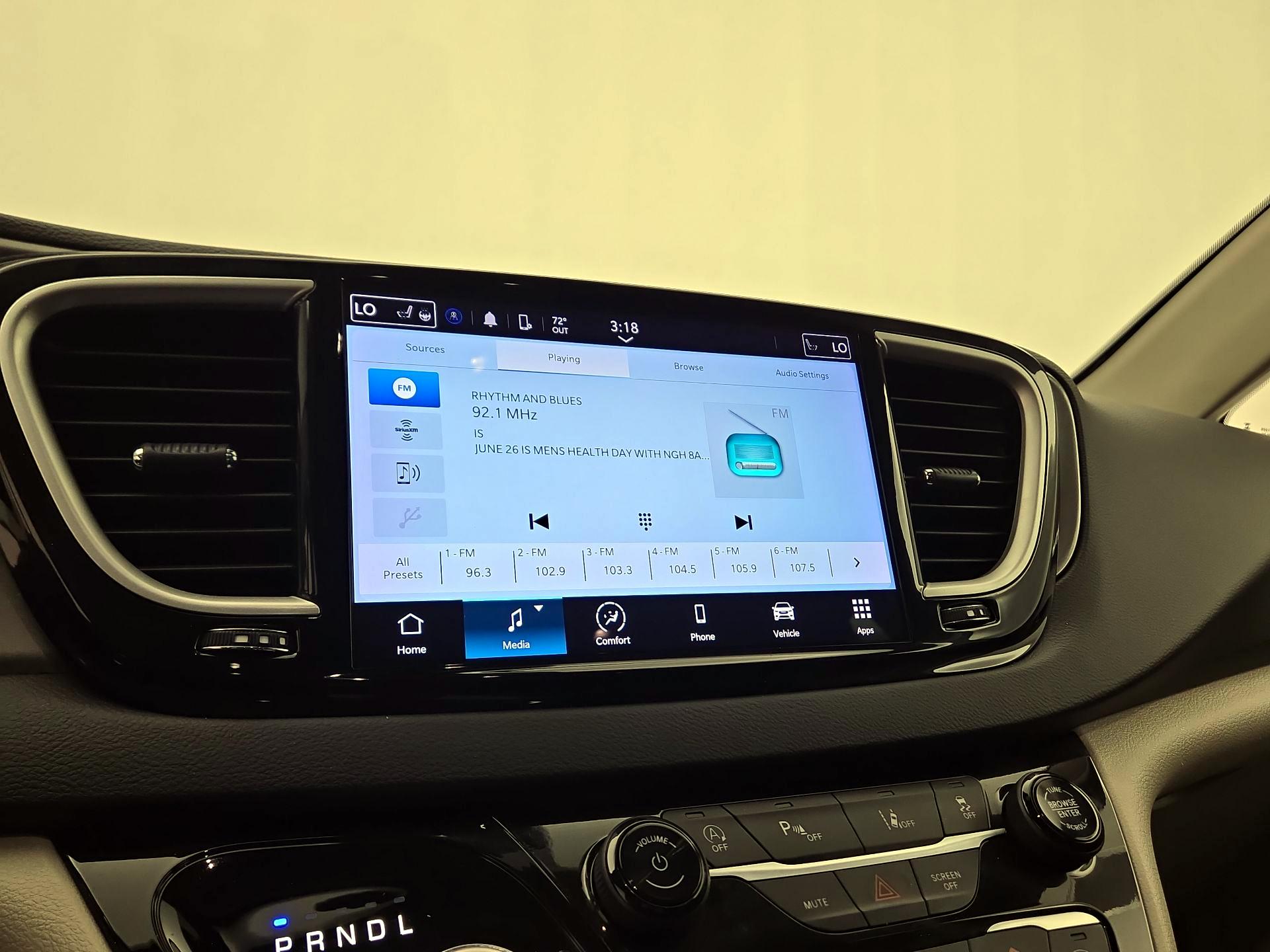 Thumbnail: 2023 Chrysler Pacifica - 13