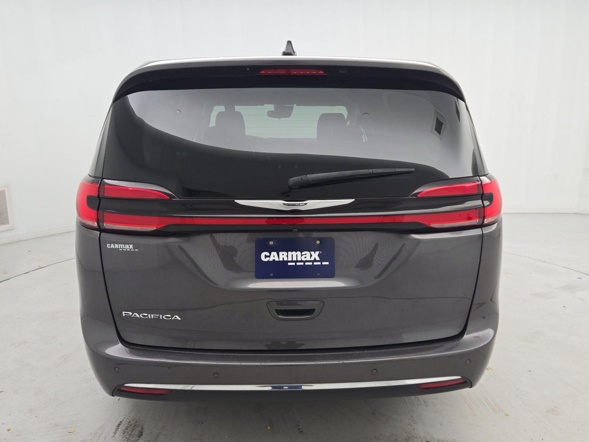 Thumbnail: 2023 Chrysler Pacifica - 6