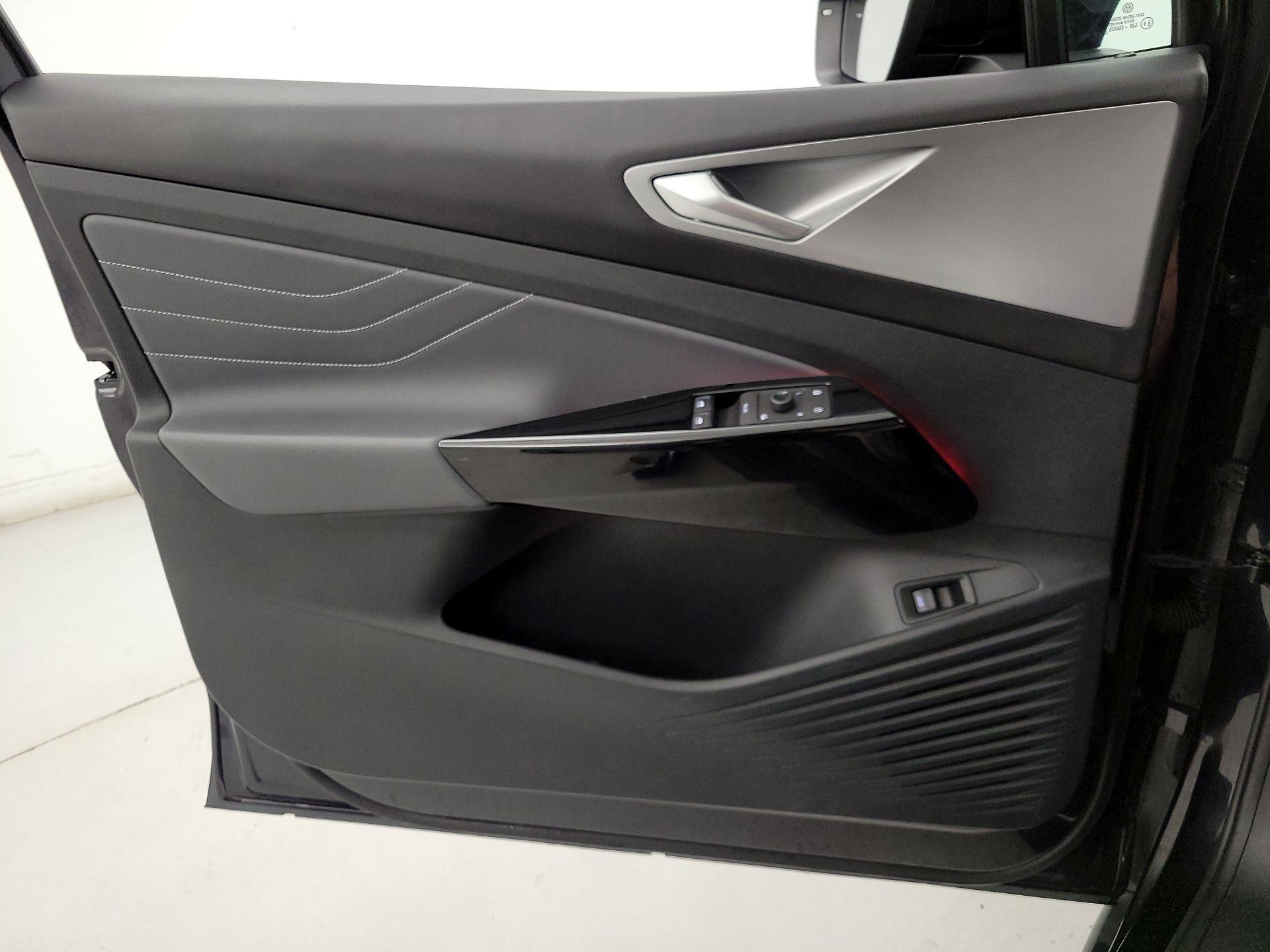Thumbnail: 2023 Volkswagen ID.4 - 12