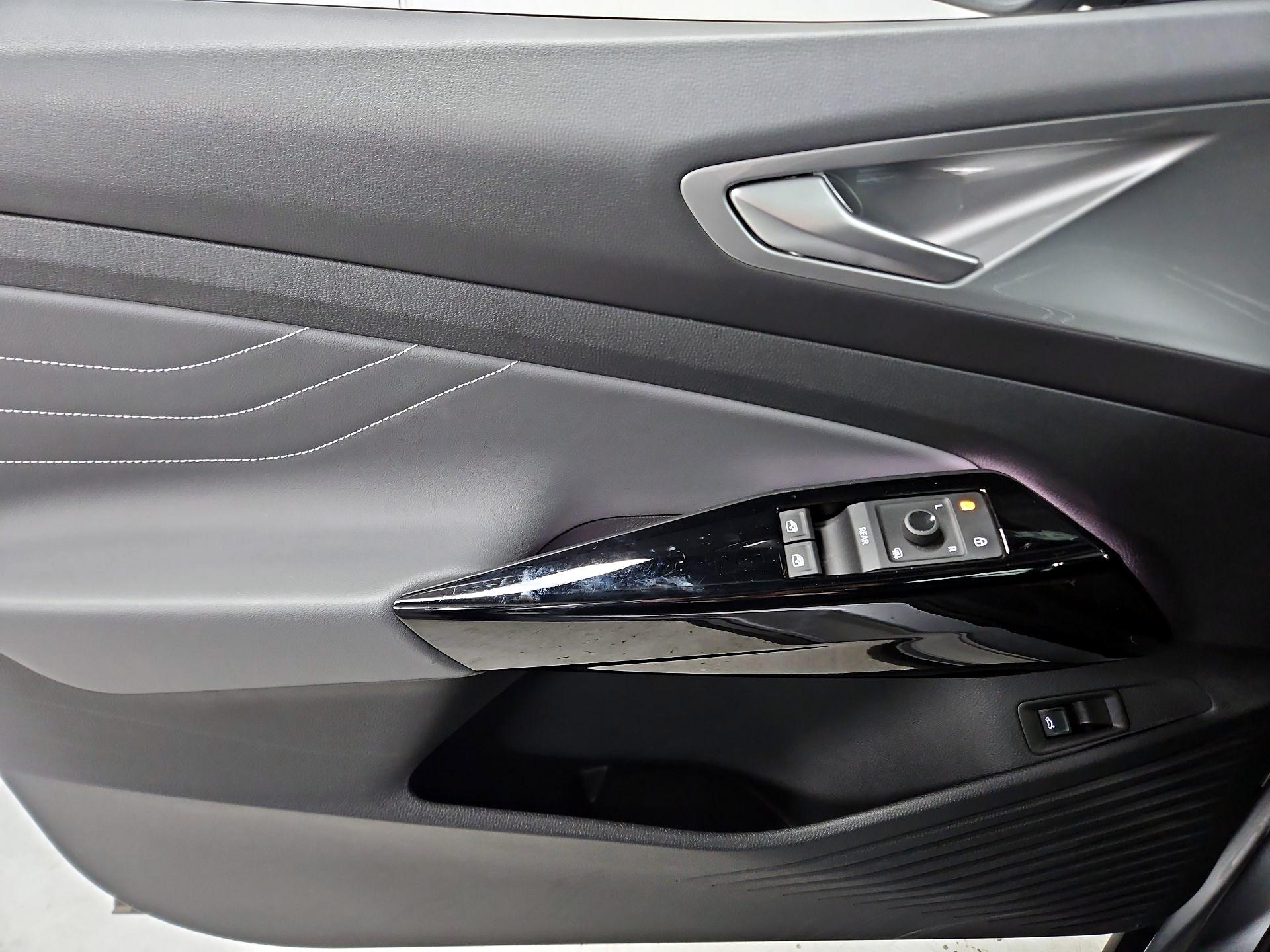 Thumbnail: 2023 Volkswagen ID.4 - 12