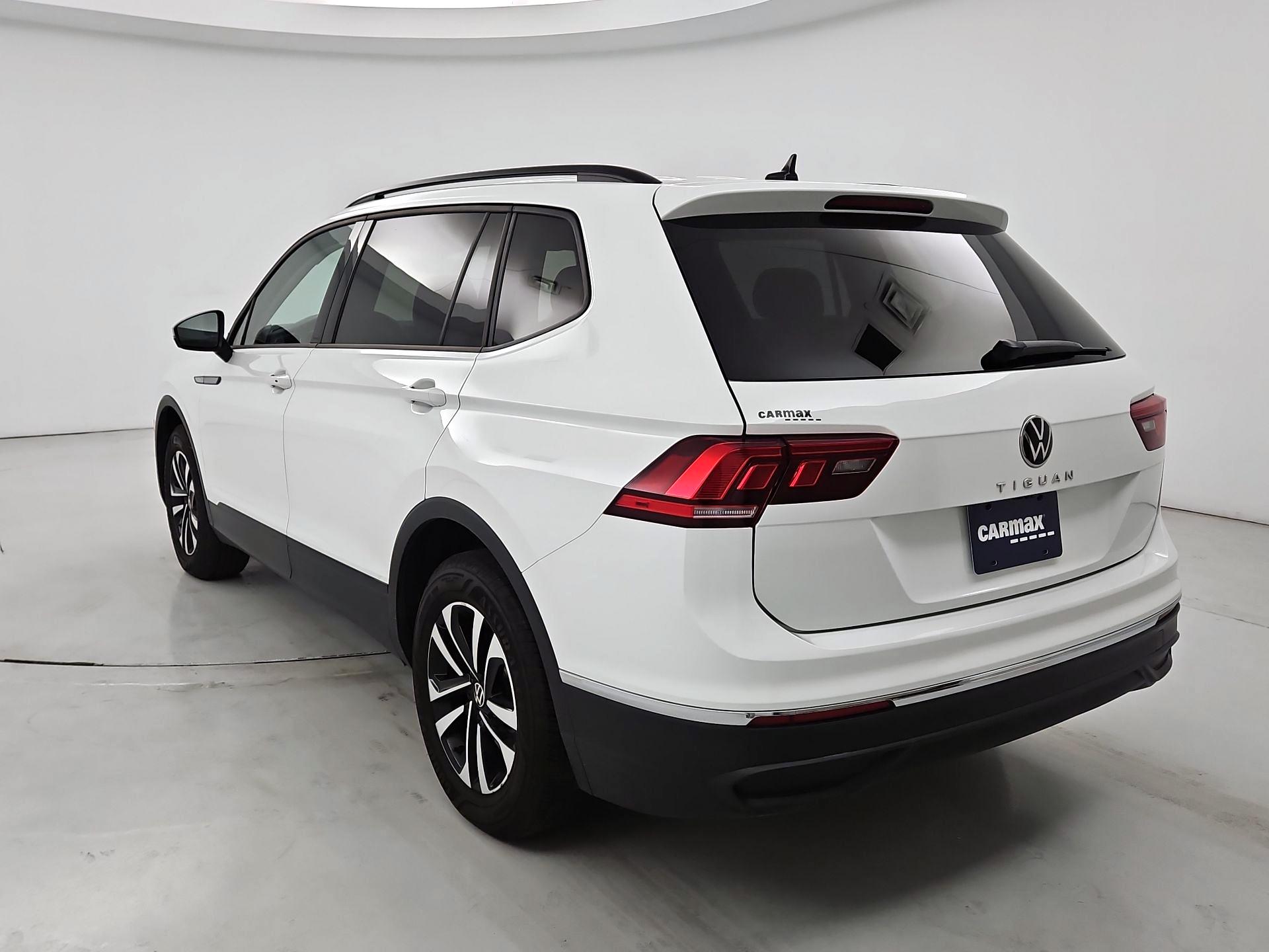 Thumbnail: 2023 Volkswagen Tiguan - 7