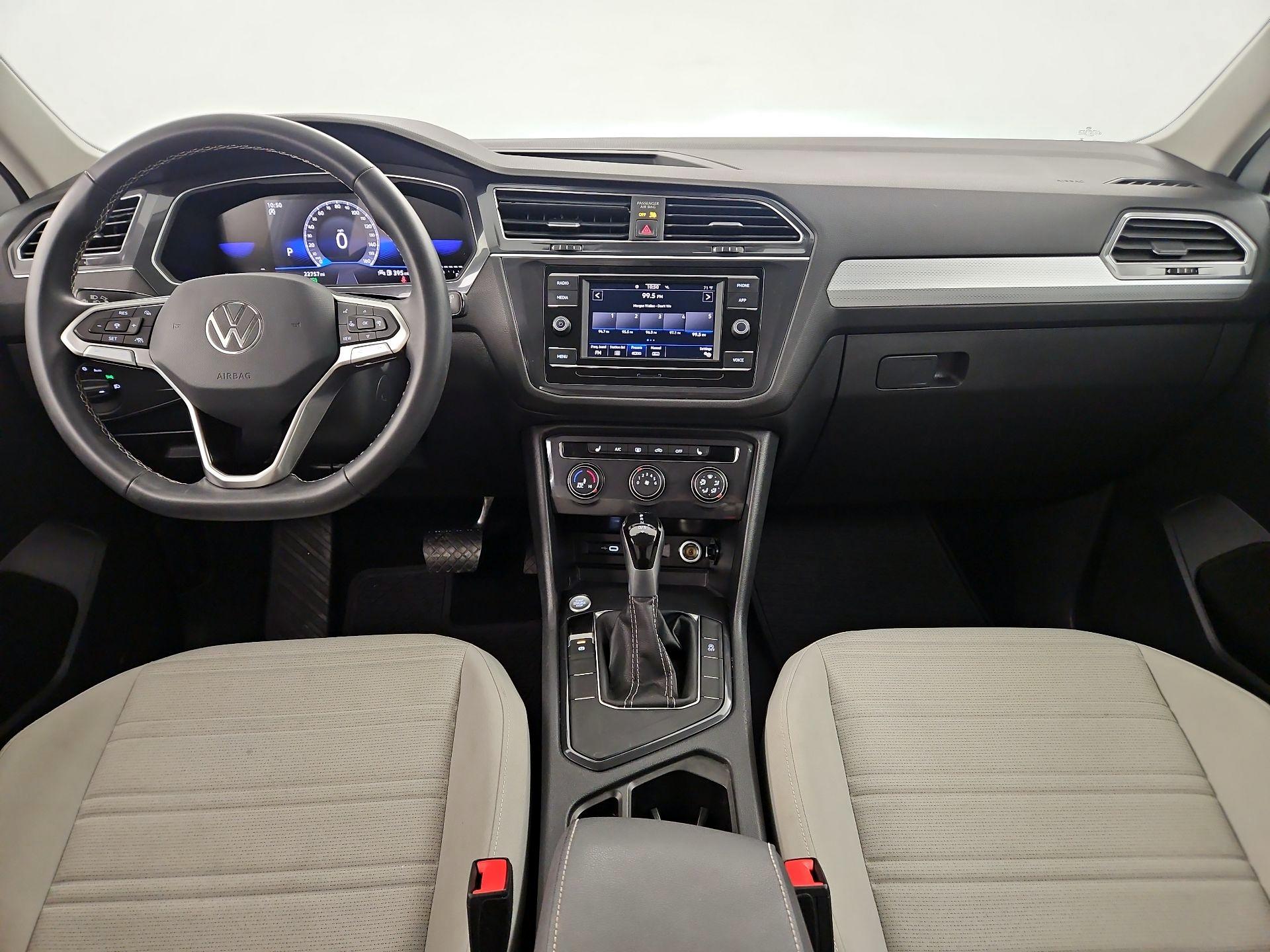 Thumbnail: 2023 Volkswagen Tiguan - 8