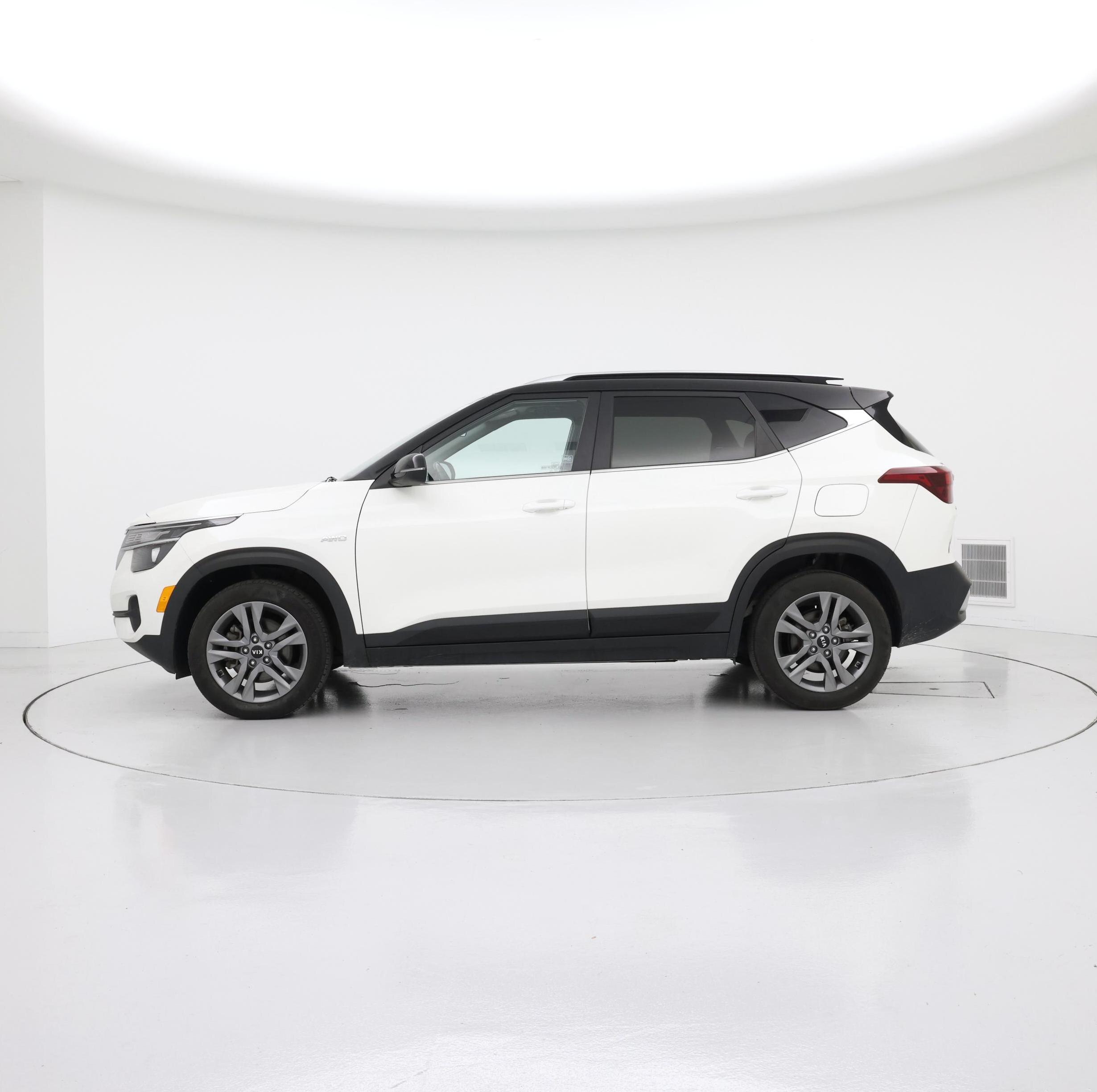 Thumbnail: 2021 Kia Seltos - 3