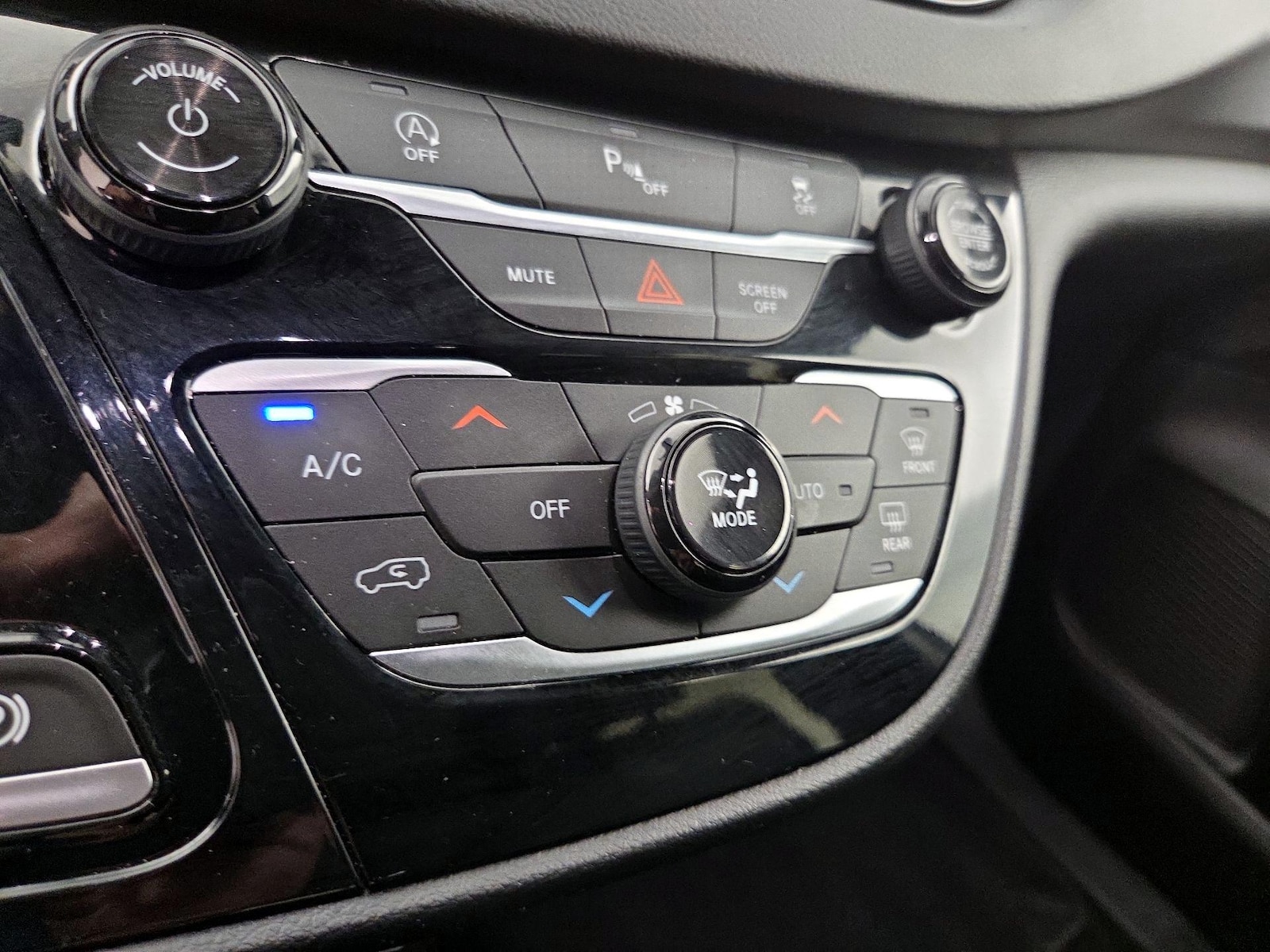 2020 Chrysler Pacifica AWD LAUNCH EDITION - Photo 17