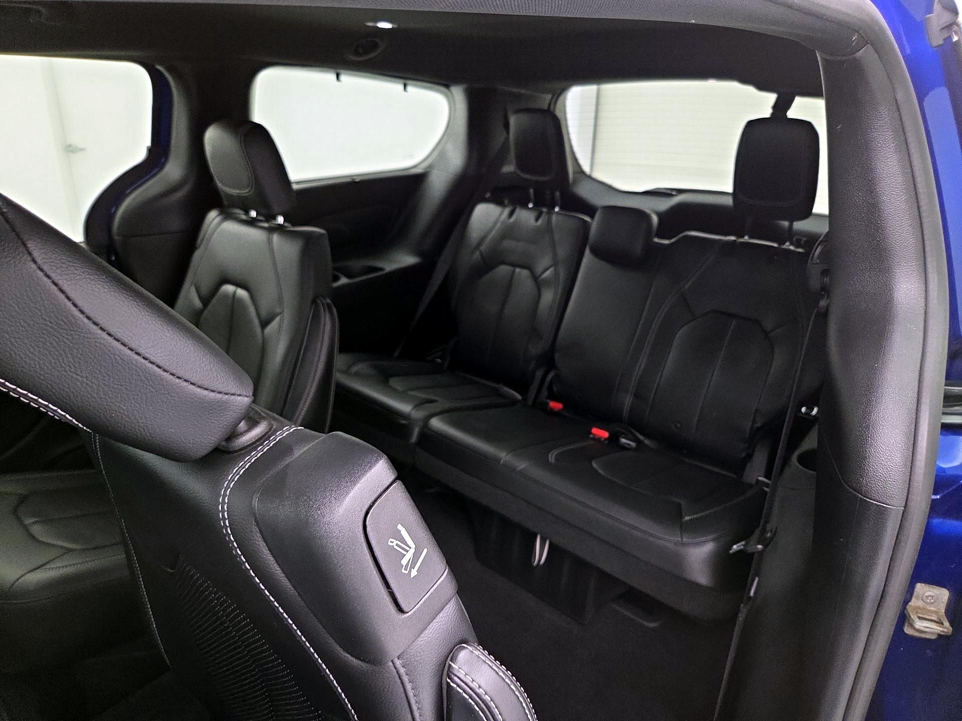 Thumbnail: 2020 Chrysler Pacifica - 20