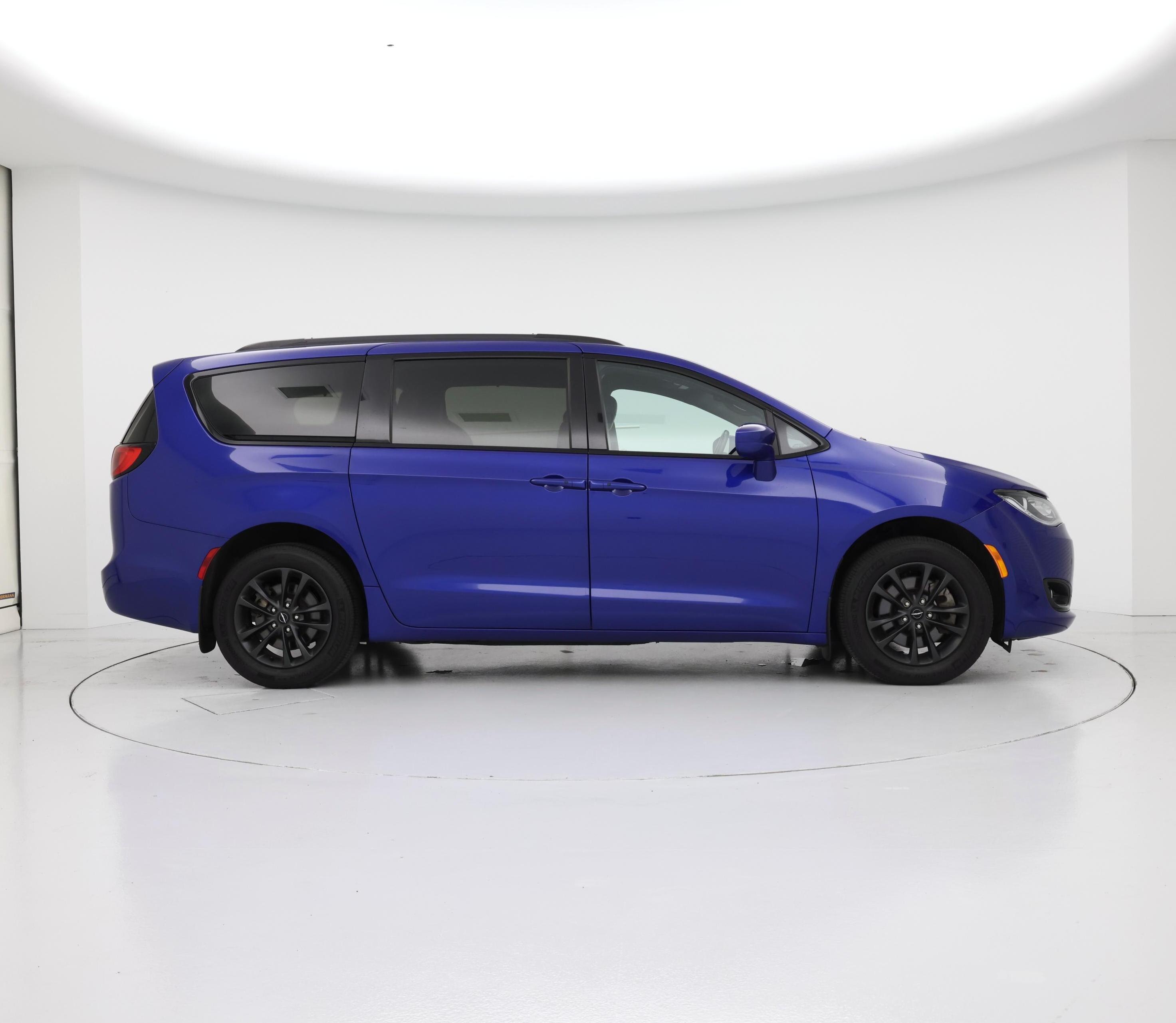 Thumbnail: 2020 Chrysler Pacifica - 7