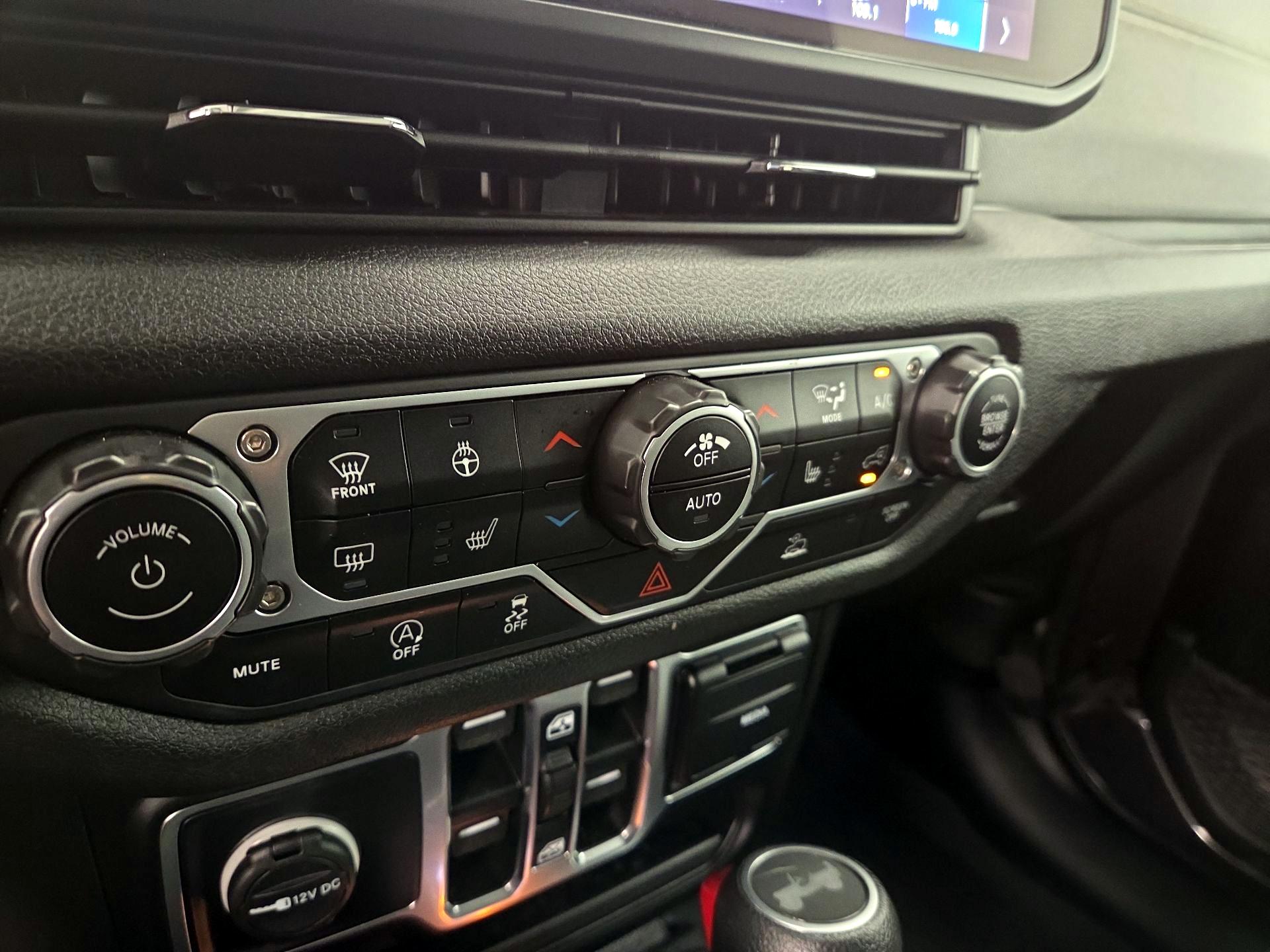 Thumbnail: 2024 Jeep Wrangler - 16