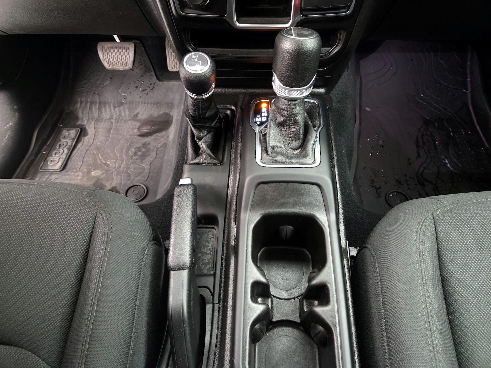 2022 Jeep Wrangler Unlimited Willys Sport - Photo 18