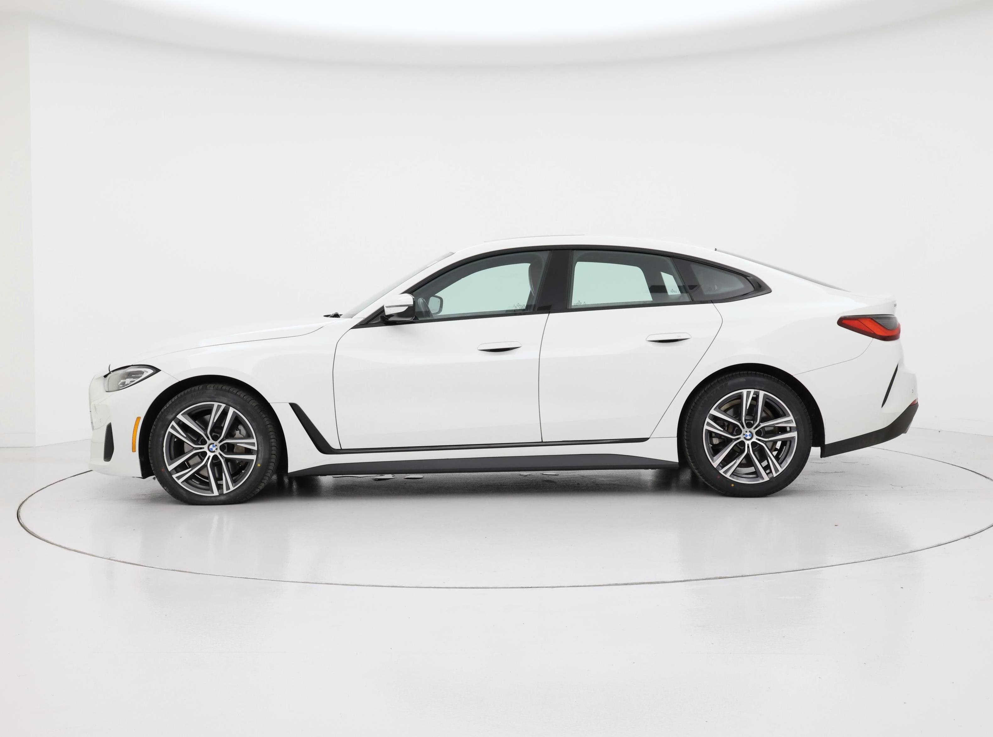 Thumbnail: 2022 BMW 4 Series - 3