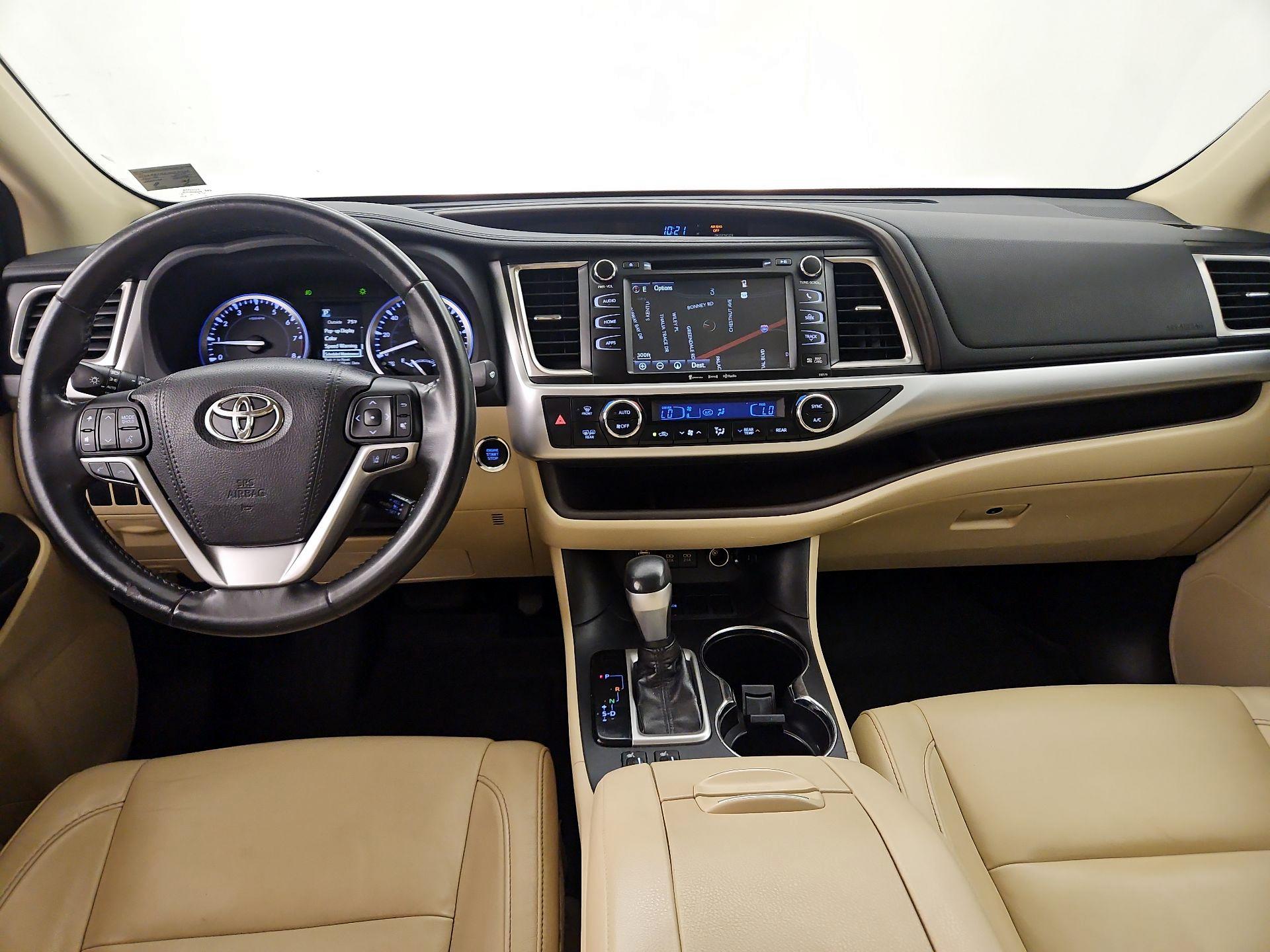 Thumbnail: 2017 Toyota Highlander - 9