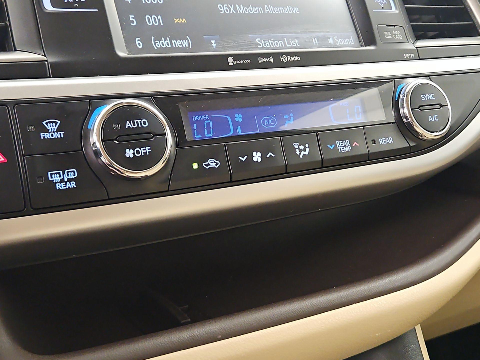 Thumbnail: 2017 Toyota Highlander - 17
