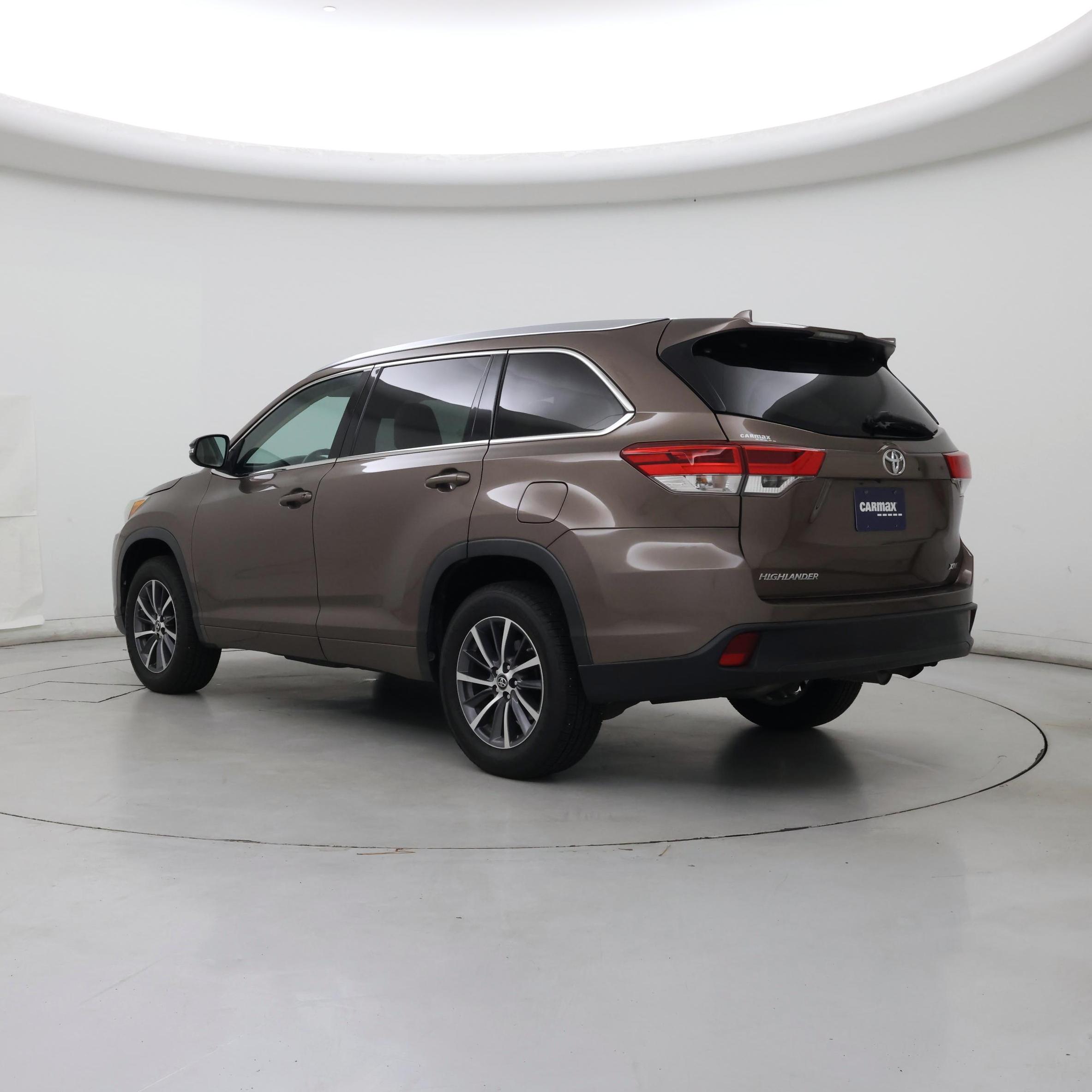 Thumbnail: 2017 Toyota Highlander - 2