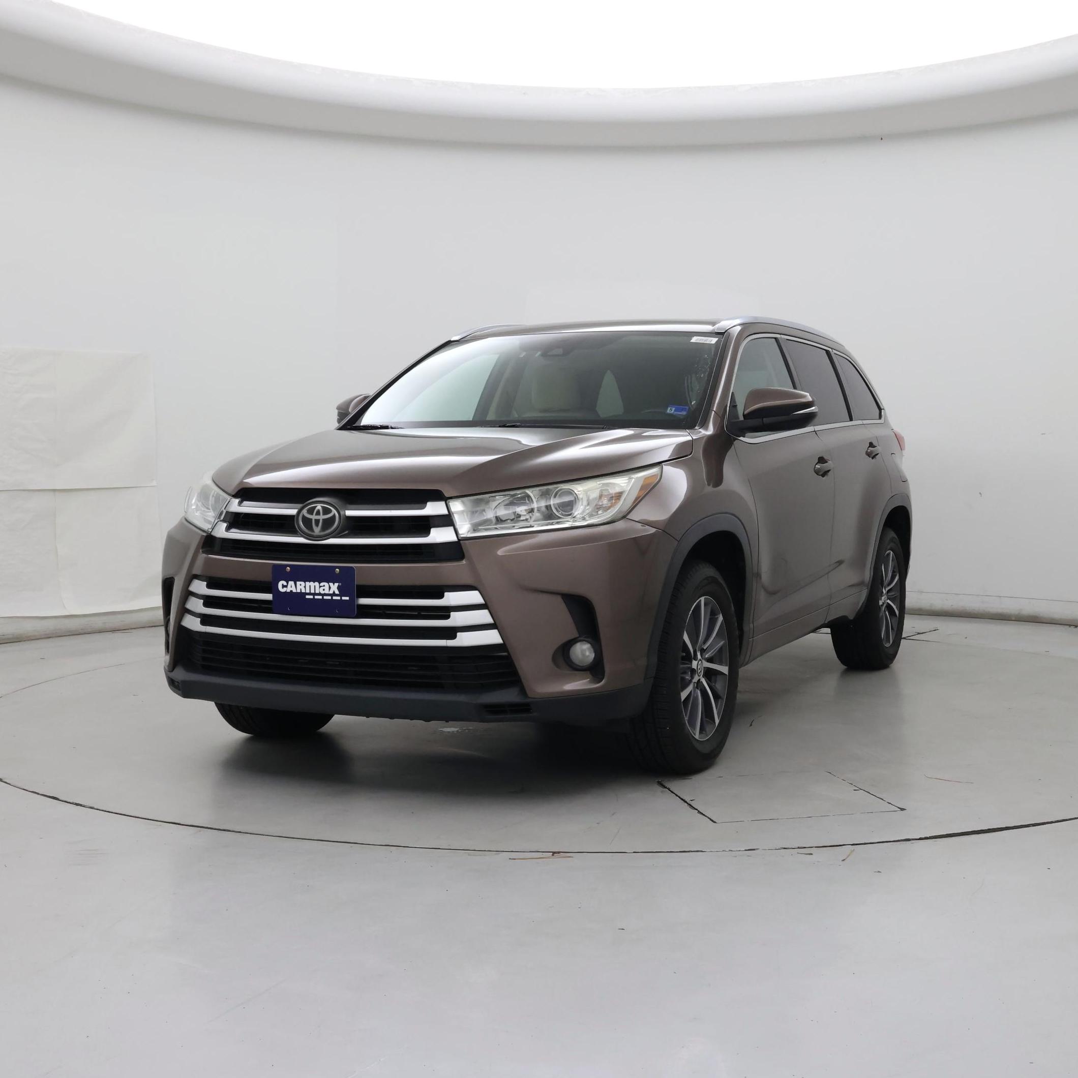 Thumbnail: 2017 Toyota Highlander - 4