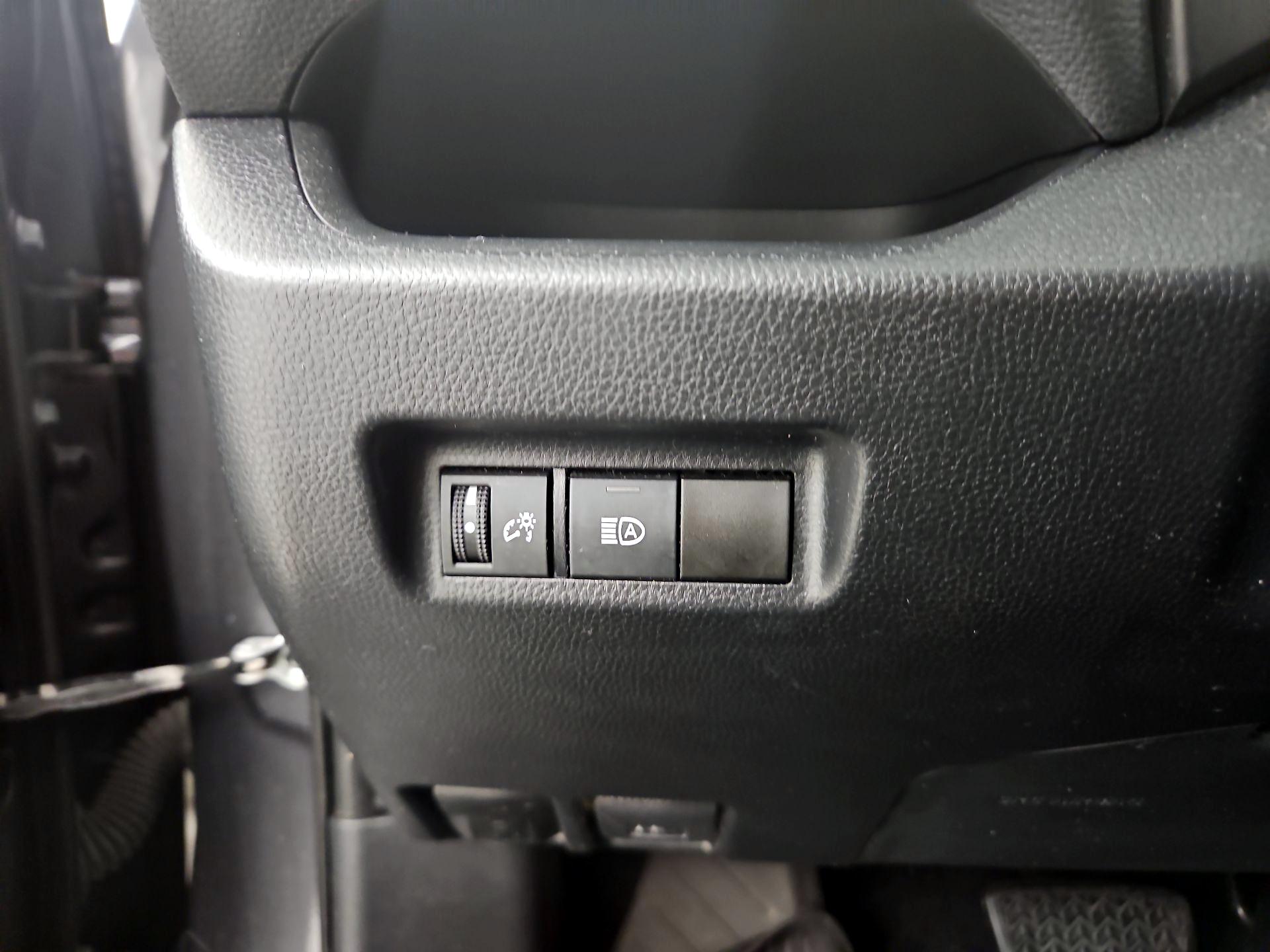 Thumbnail: 2019 Toyota RAV4 - 13