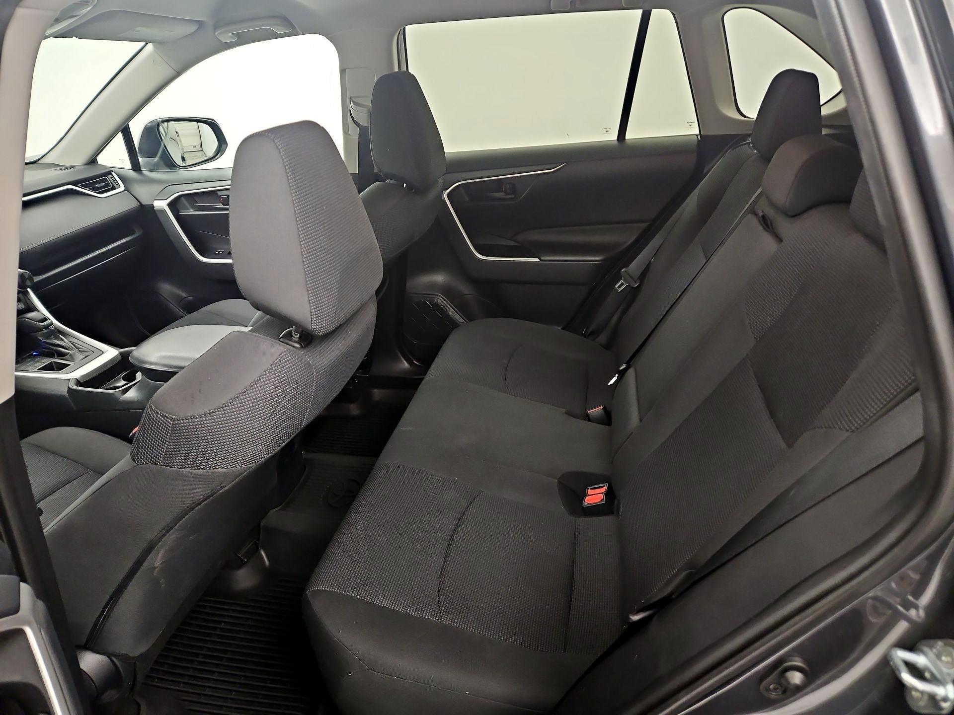 Thumbnail: 2019 Toyota RAV4 - 19
