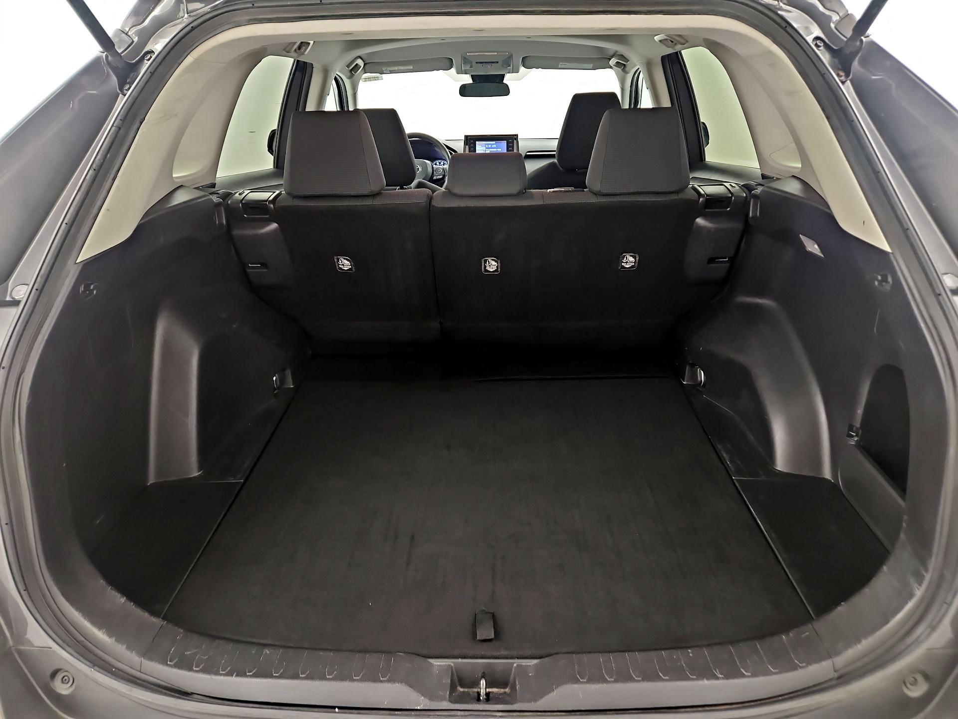 Thumbnail: 2019 Toyota RAV4 - 20