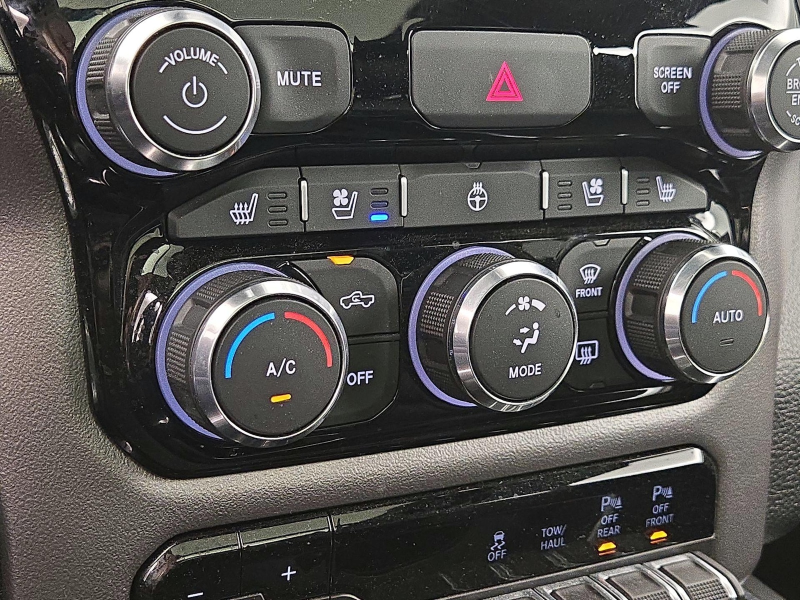 2020 RAM Ram 1500 Pickup Laramie - Photo 18