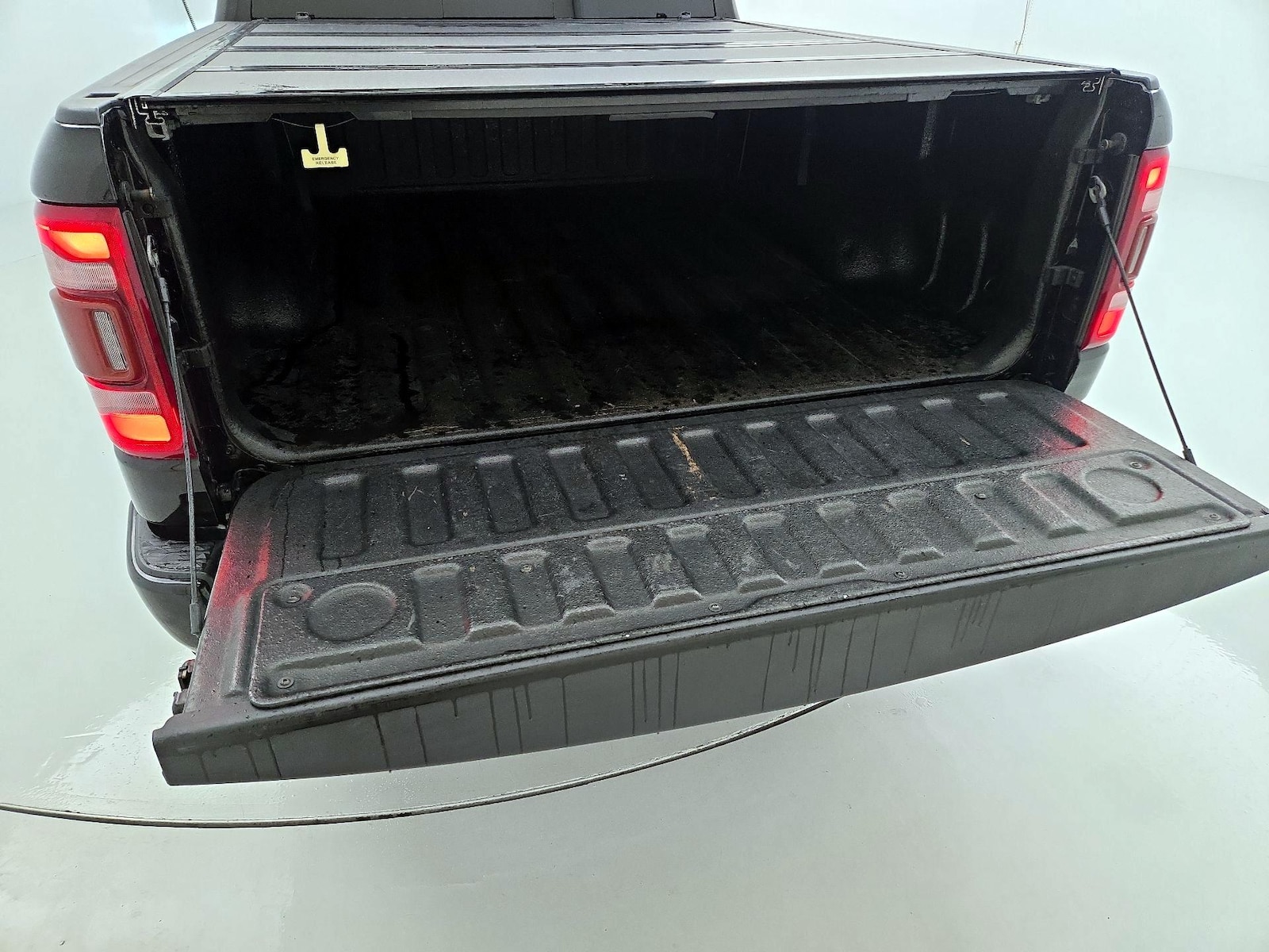 2020 RAM Ram 1500 Pickup Laramie - Photo 23