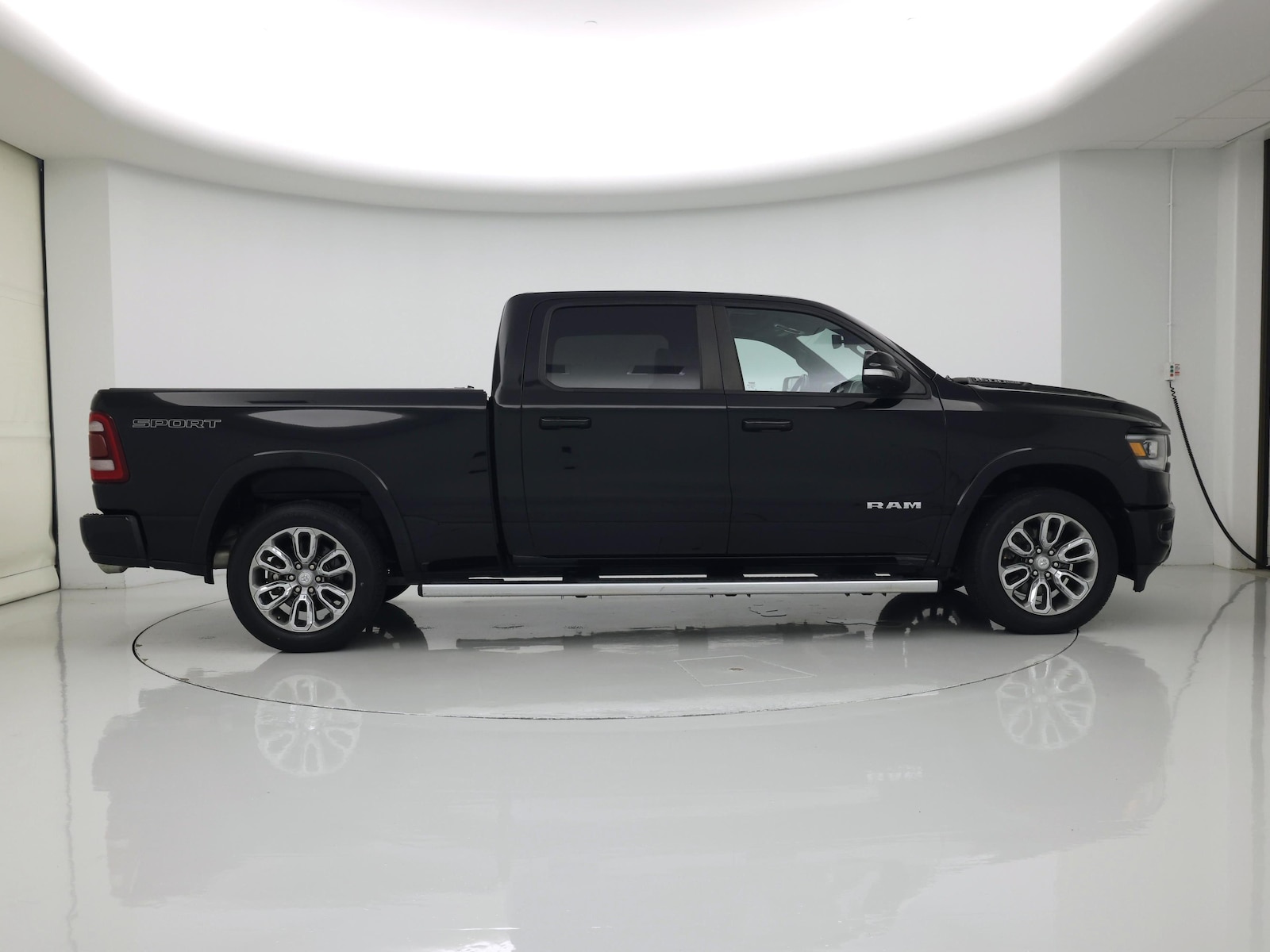 2020 RAM Ram 1500 Pickup Laramie - Photo 8