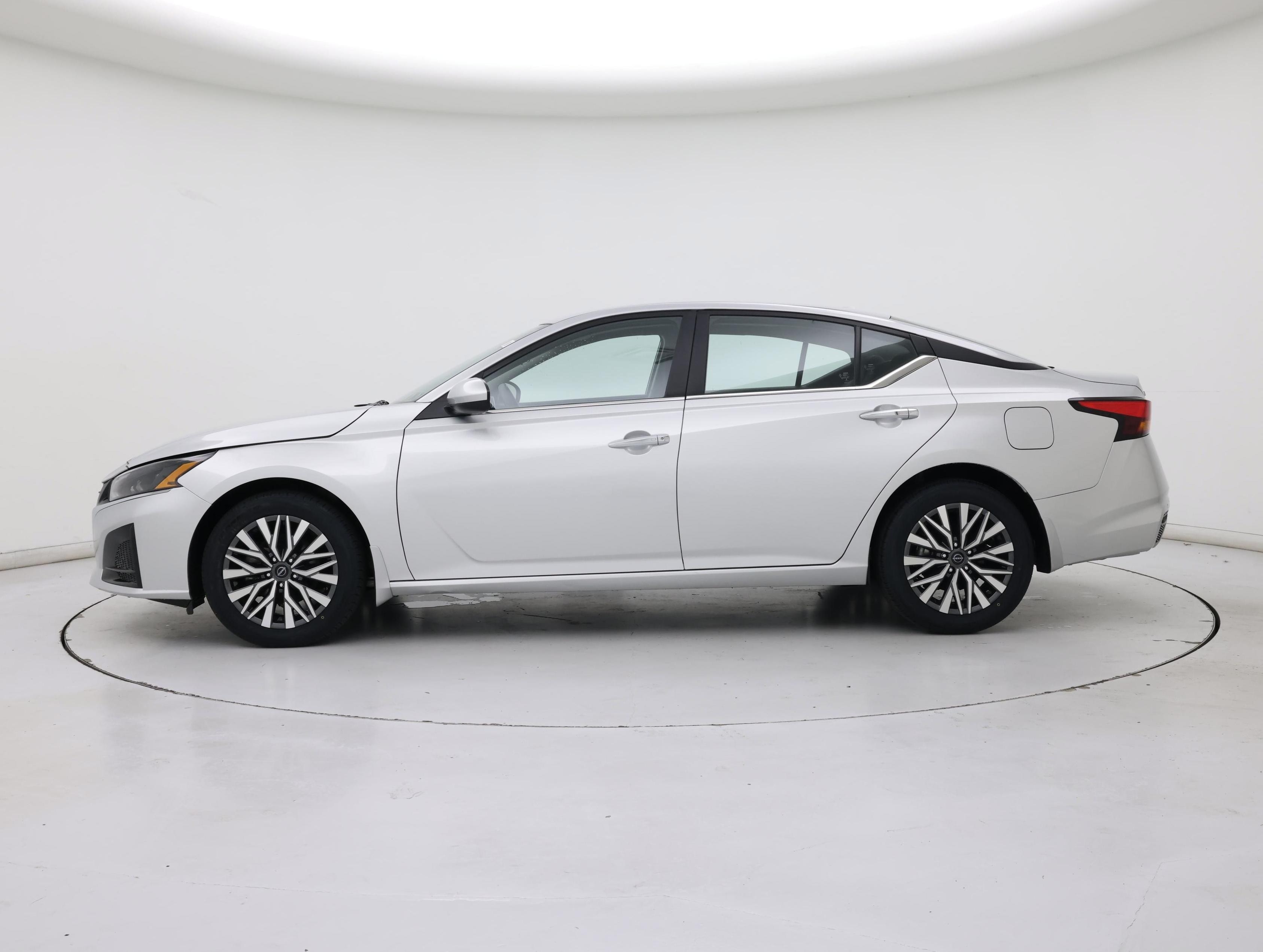 Thumbnail: 2023 Nissan Altima - 3